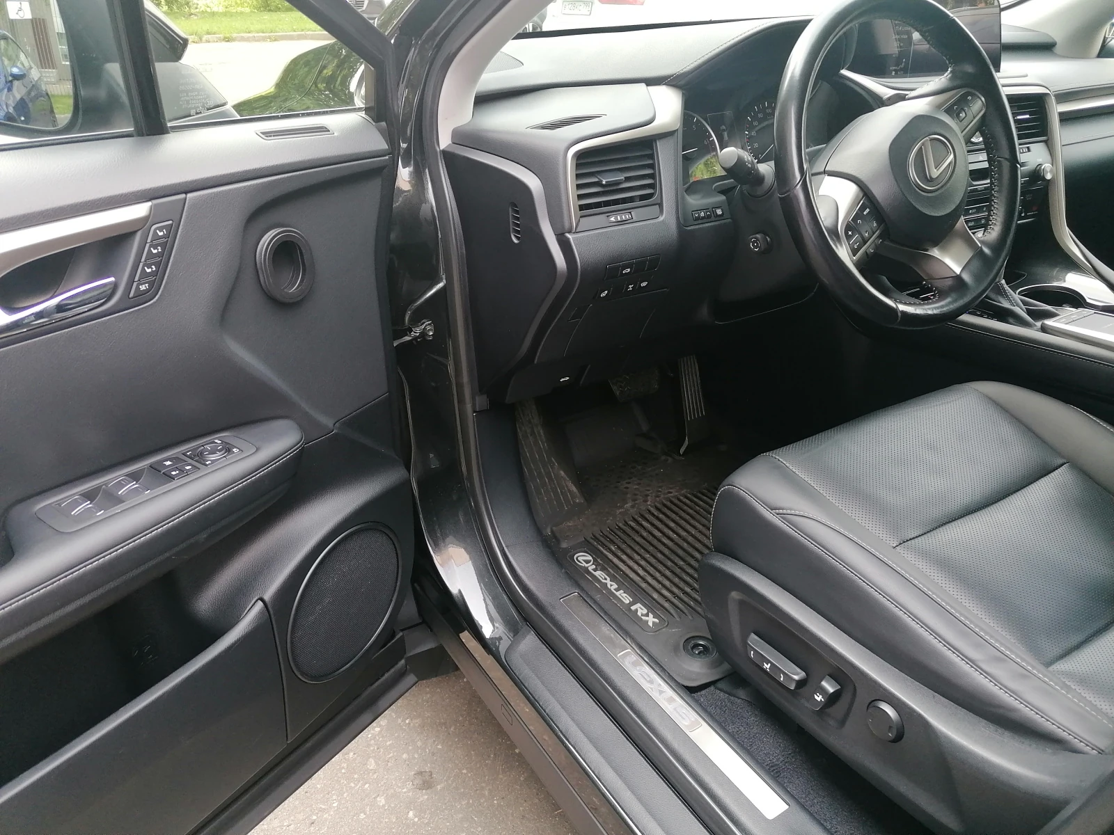 Lexus RX, 2021г, полный привод, автомат