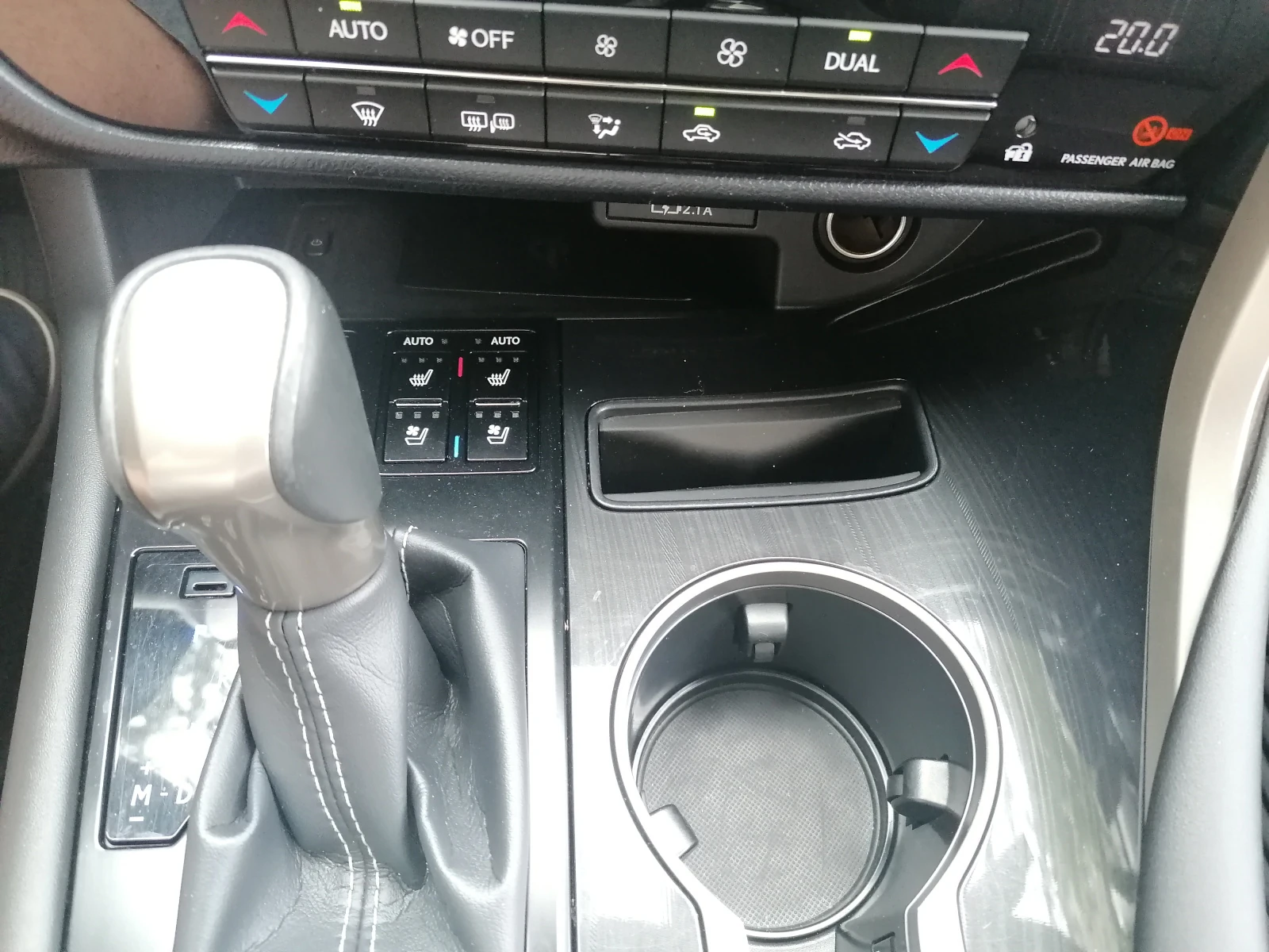 Lexus RX, 2021г, полный привод, автомат