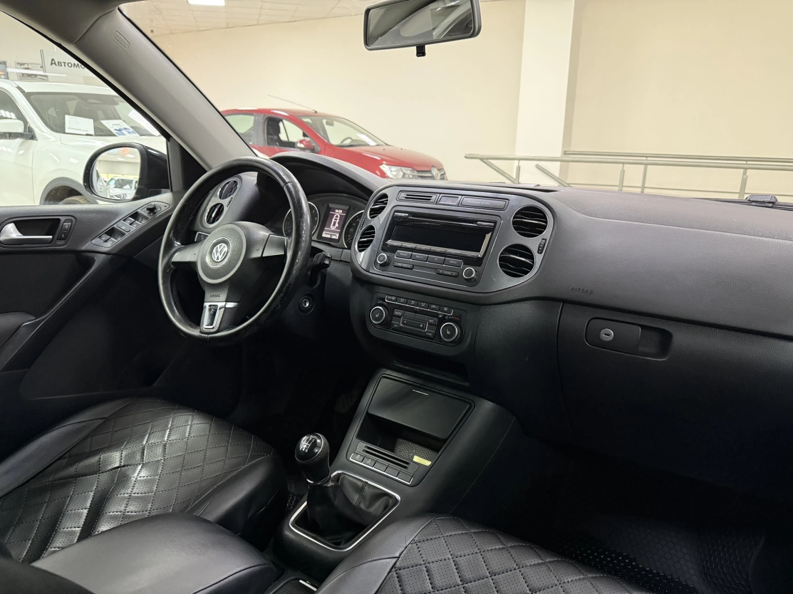 Volkswagen Tiguan, 2012г, передний привод, механика