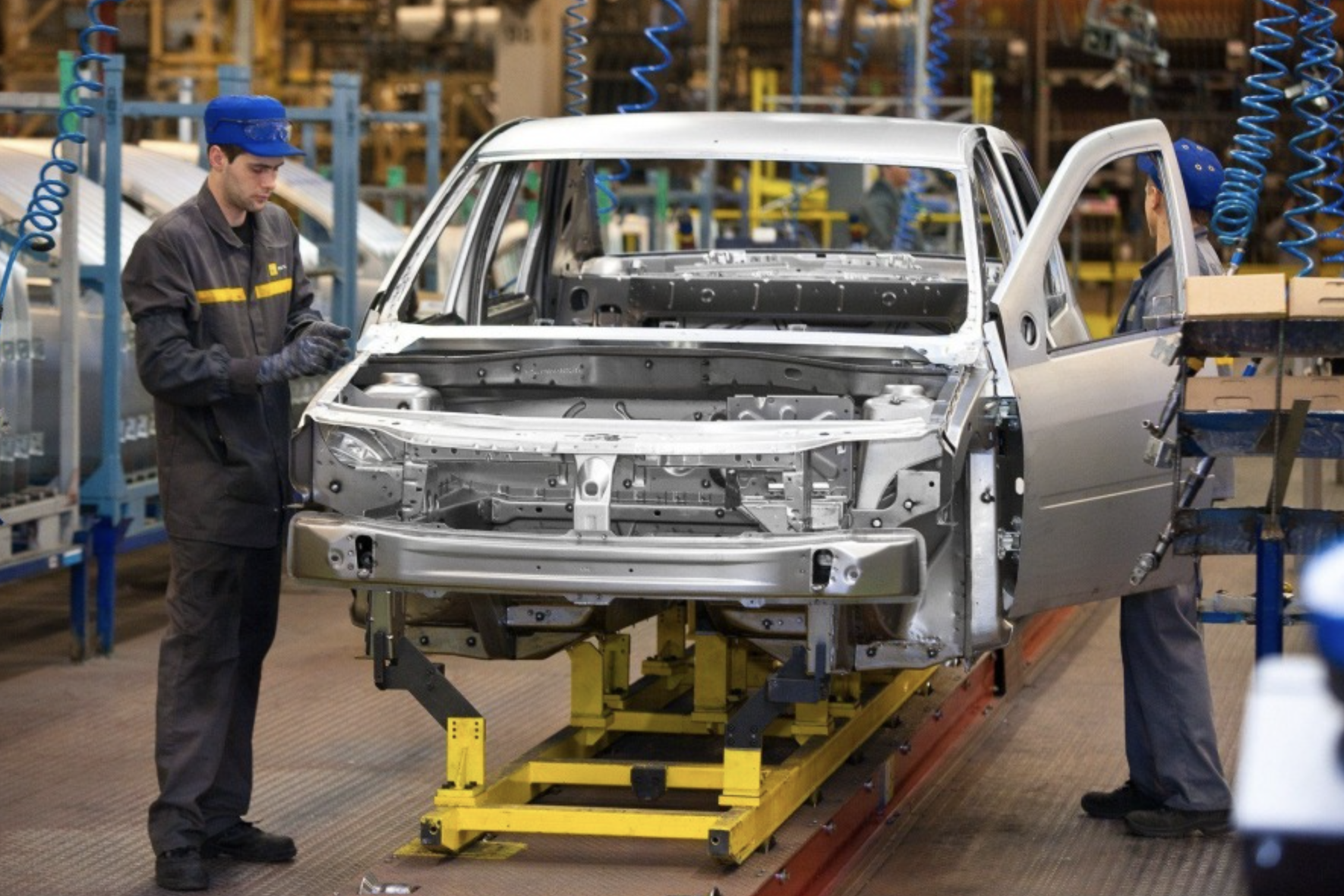 Минпромторг может обязать иностранных автопроизводителей