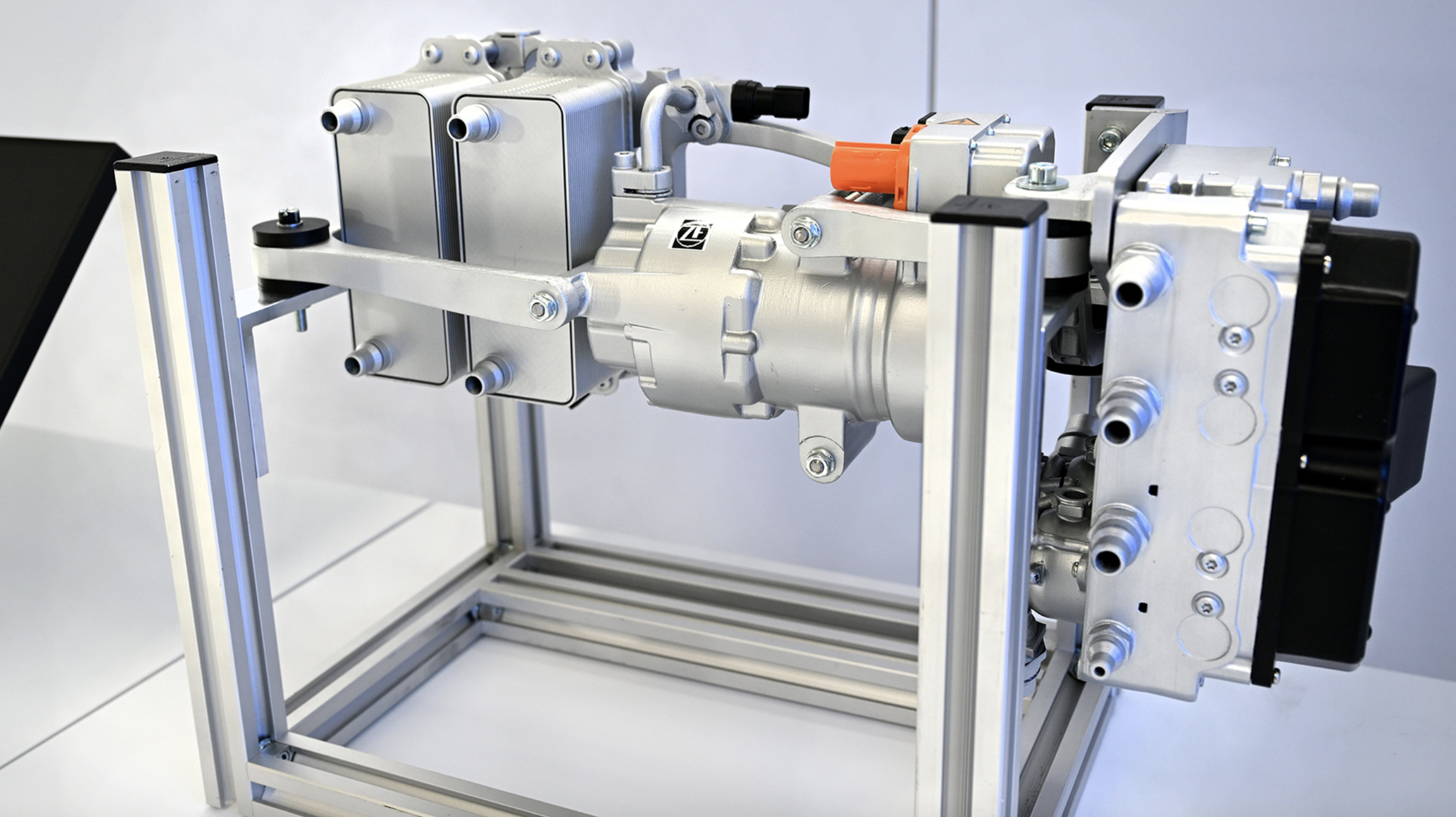 ZF представила новую электроприводную платформу