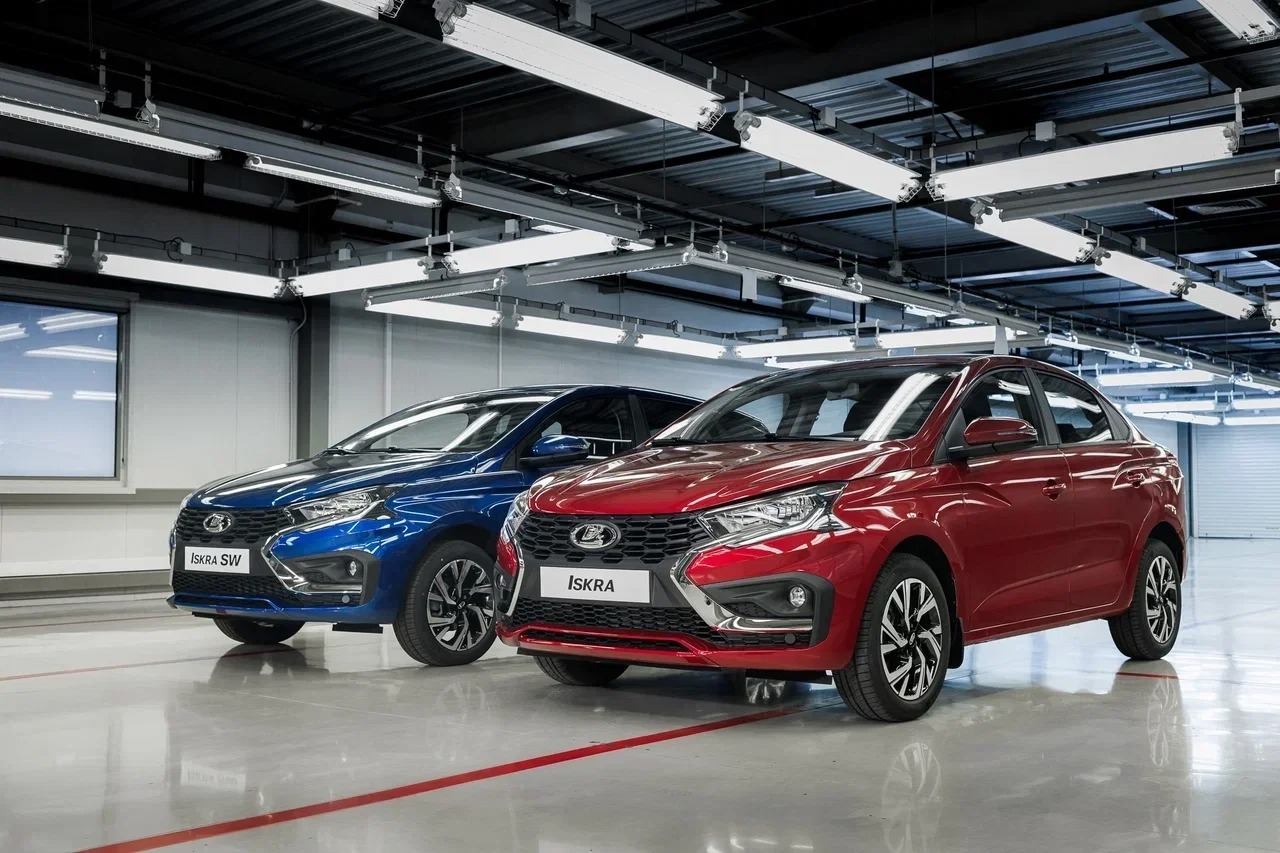 АвтоВАЗ объявил стоимость новой модели Lada Iskra.