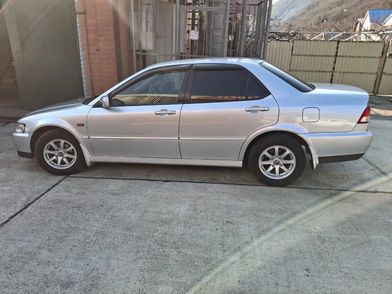 Isuzu Aska, 2001г, передний привод, автомат