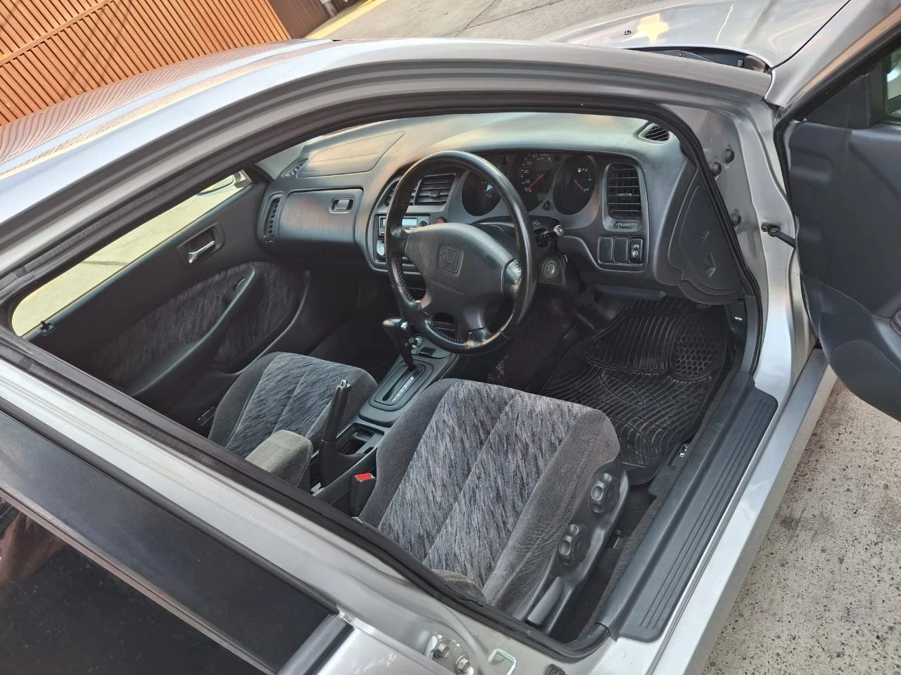 Isuzu Aska, 2001г, передний привод, автомат