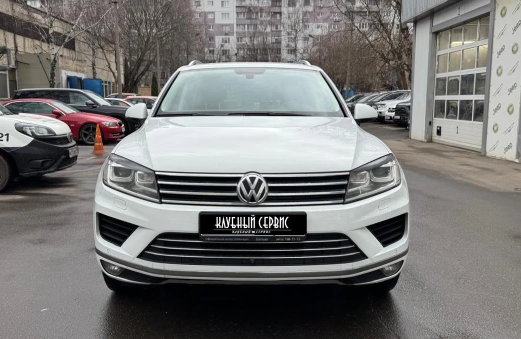 Volkswagen Touareg, 2017г, полный привод, автомат
