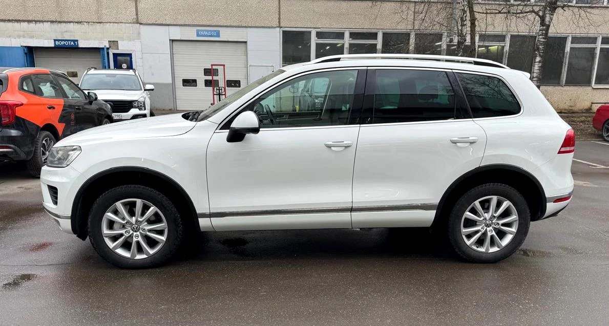 Volkswagen Touareg, 2017г, полный привод, автомат