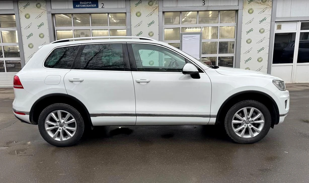 Volkswagen Touareg, 2017г, полный привод, автомат