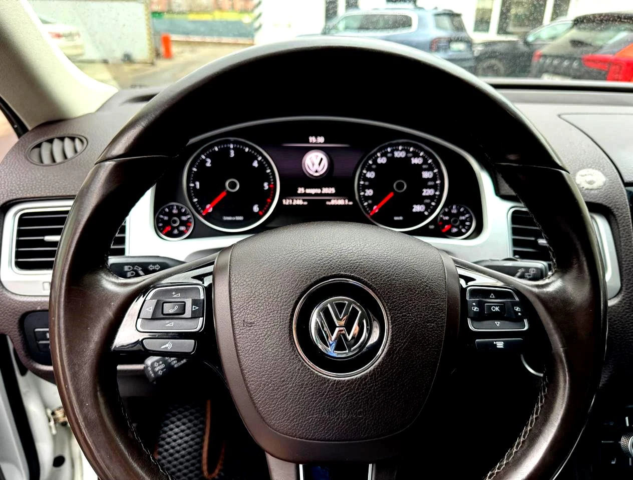 Volkswagen Touareg, 2017г, полный привод, автомат