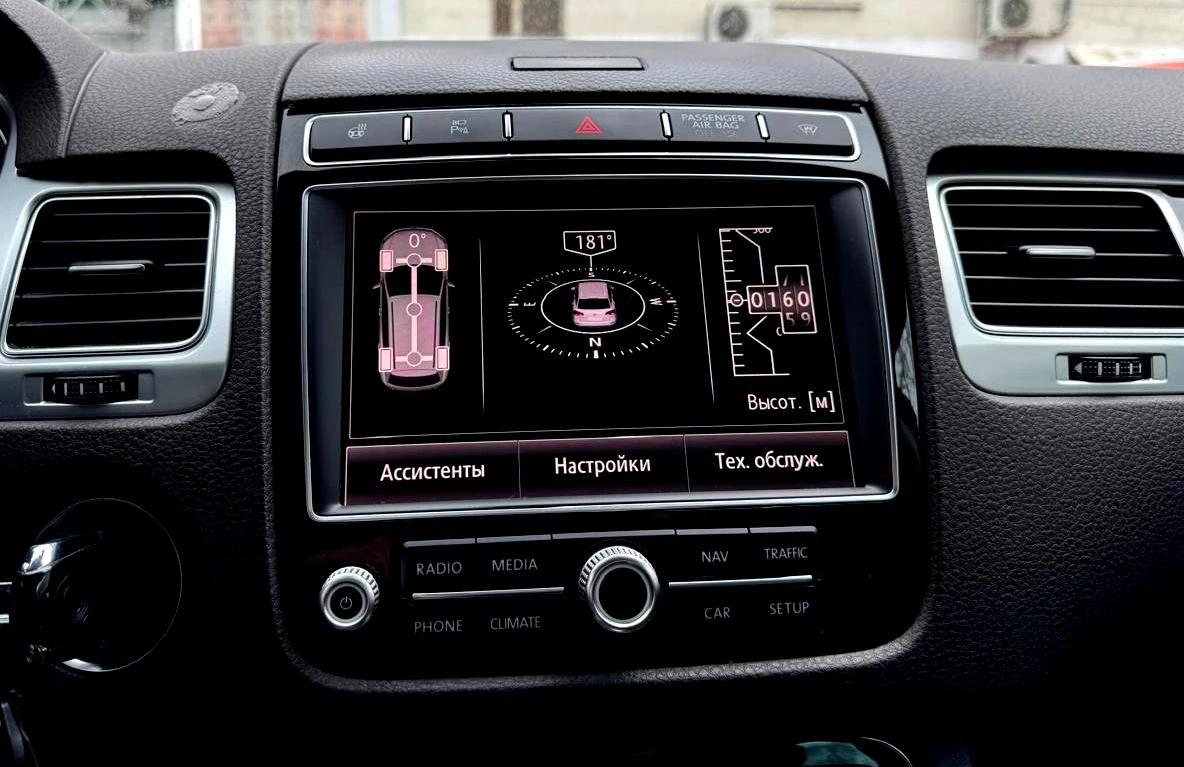 Volkswagen Touareg, 2017г, полный привод, автомат