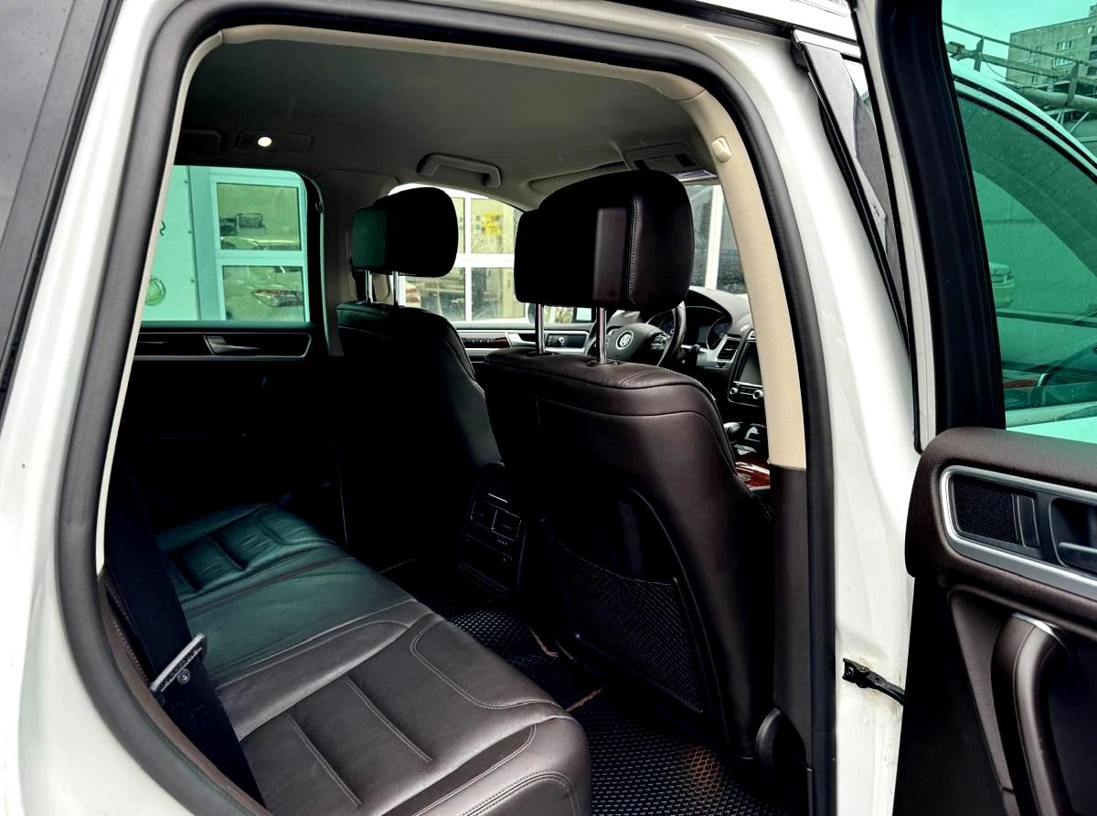 Volkswagen Touareg, 2017г, полный привод, автомат