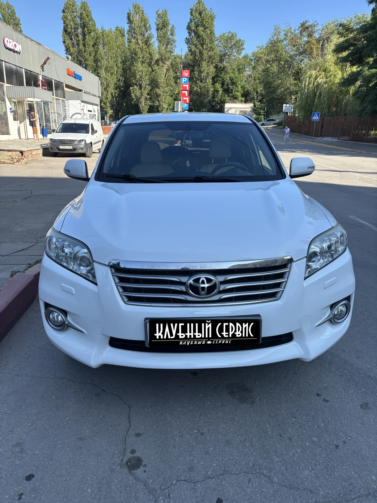 Toyota RAV4, 2012г, полный привод, вариатор