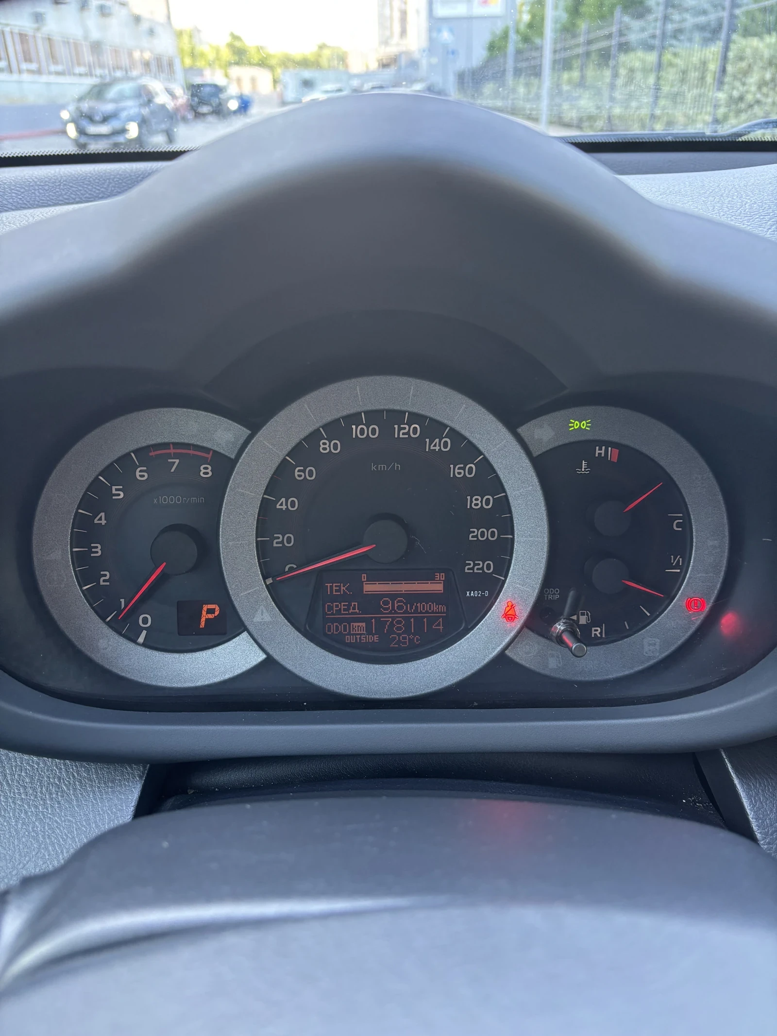 Toyota RAV4, 2012г, полный привод, вариатор