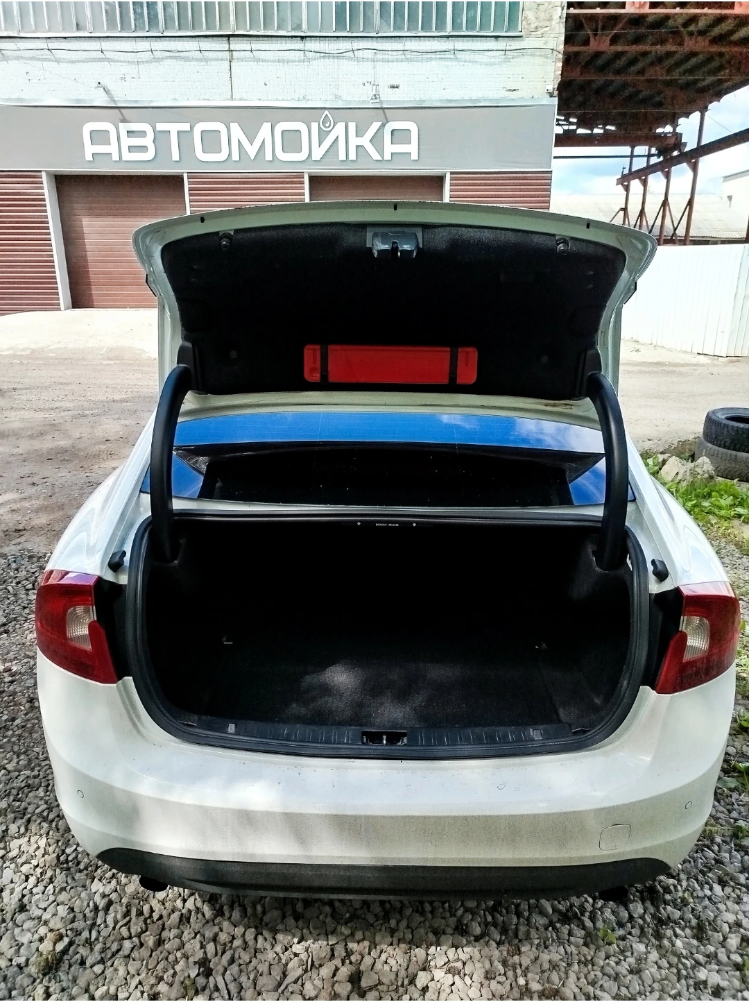 Volvo S60, 2012г, передний привод, автомат