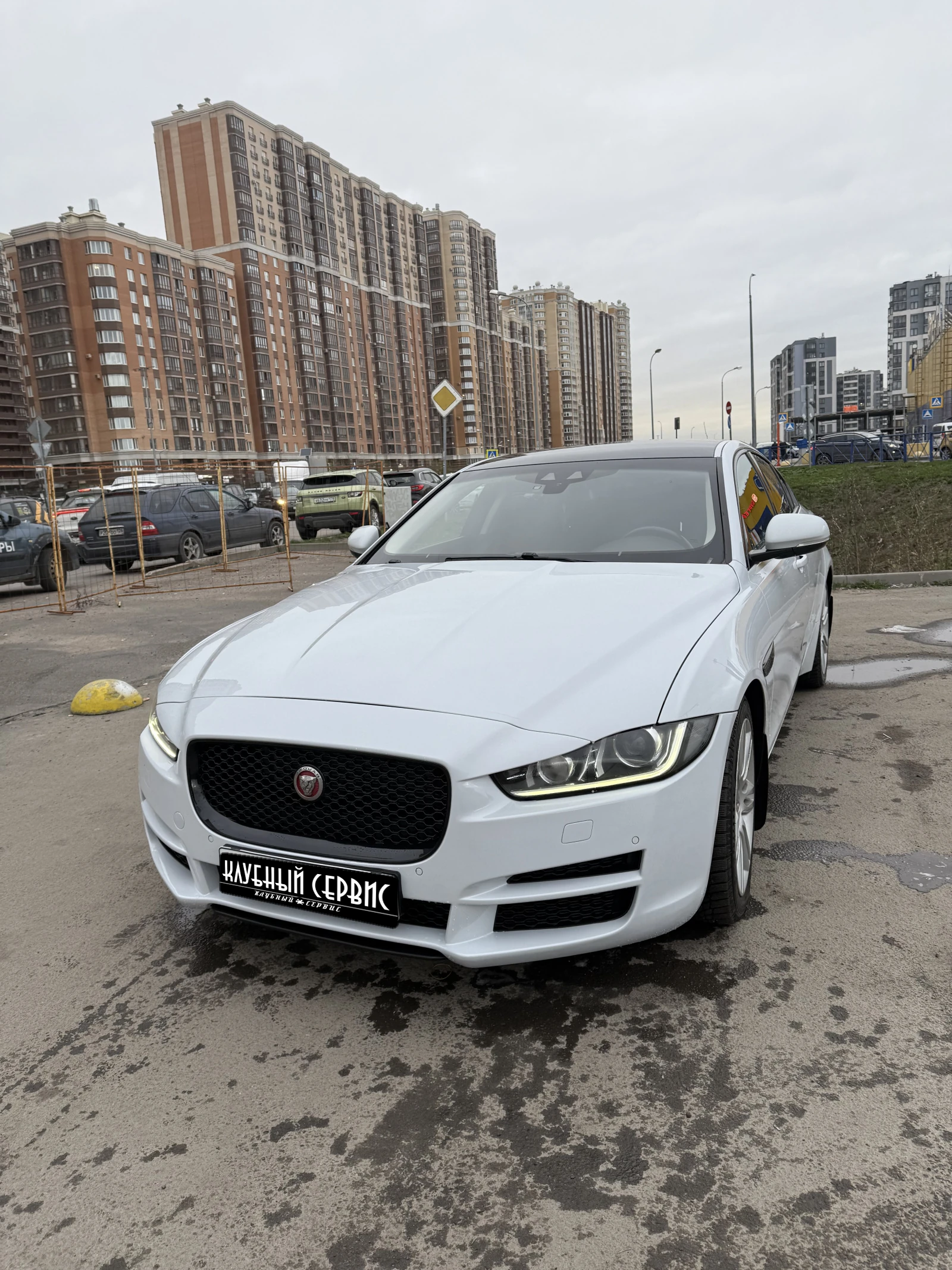 Jaguar XE, 2015г, задний привод, автомат