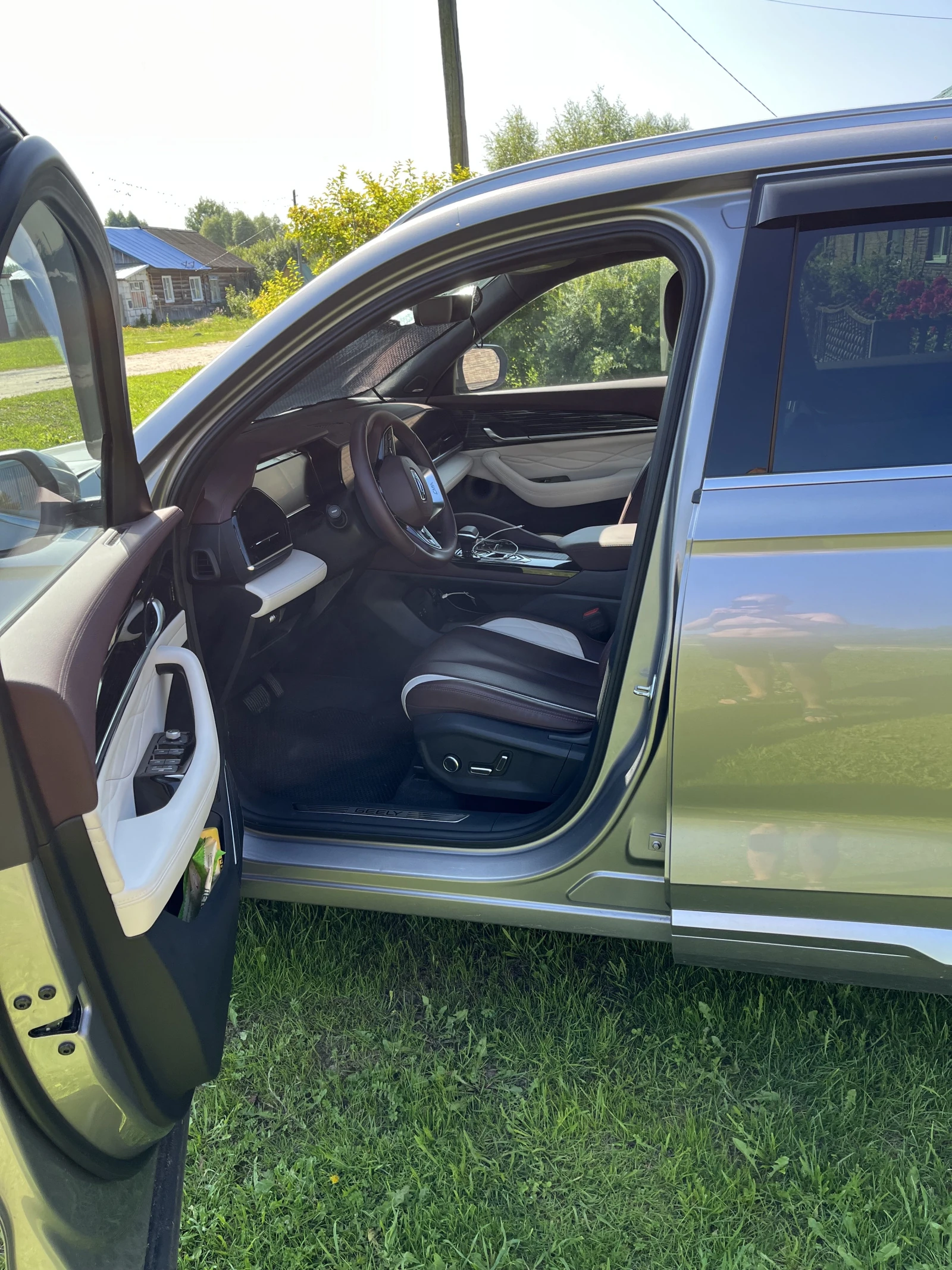 Geely Monjaro, 2023г, передний привод, автомат