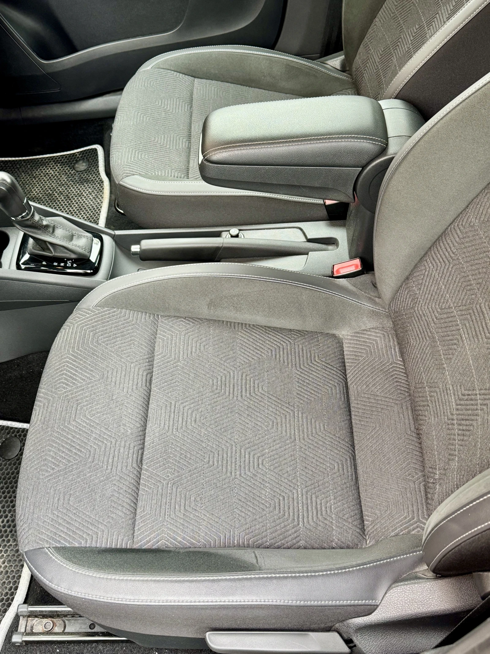 Volkswagen Polo, 2021г, передний привод, автомат