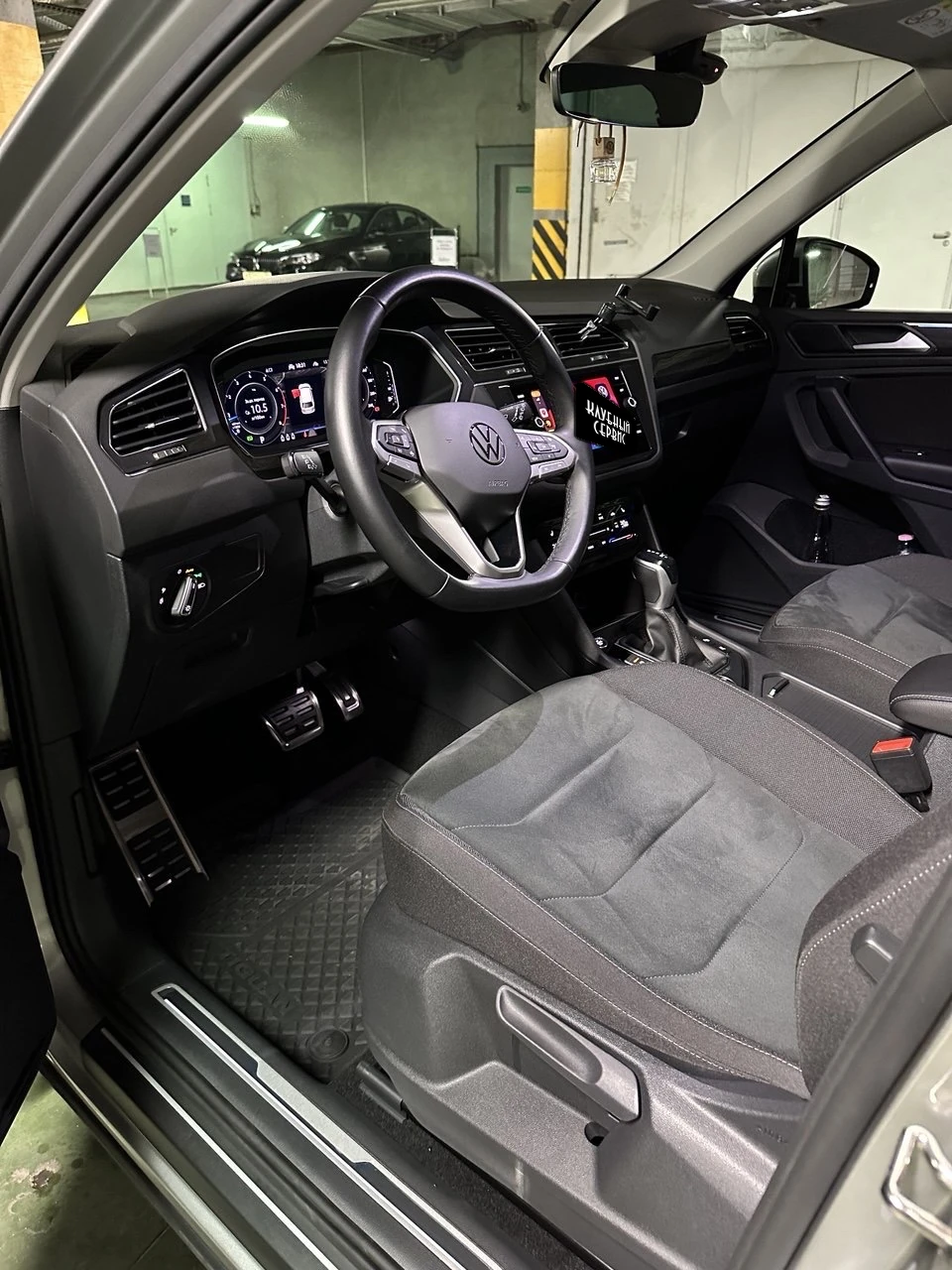 Volkswagen Tiguan, 2021г, полный привод, робот