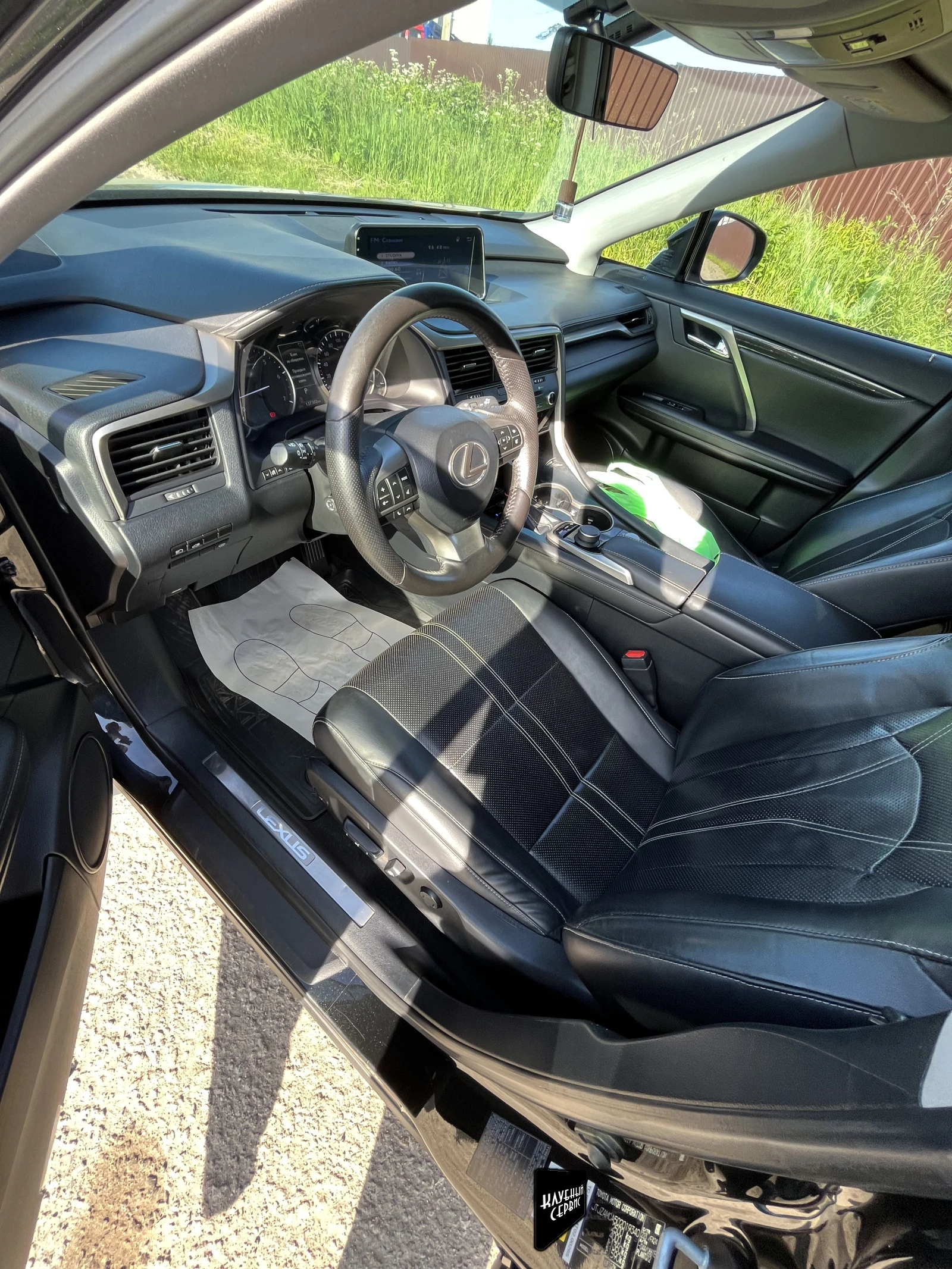 Lexus RX, 2017г, передний привод, автомат