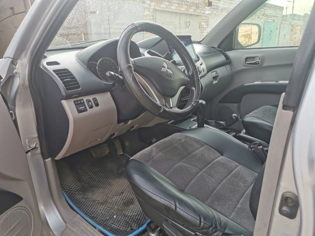 Mitsubishi L200, 2011г, полный привод, автомат