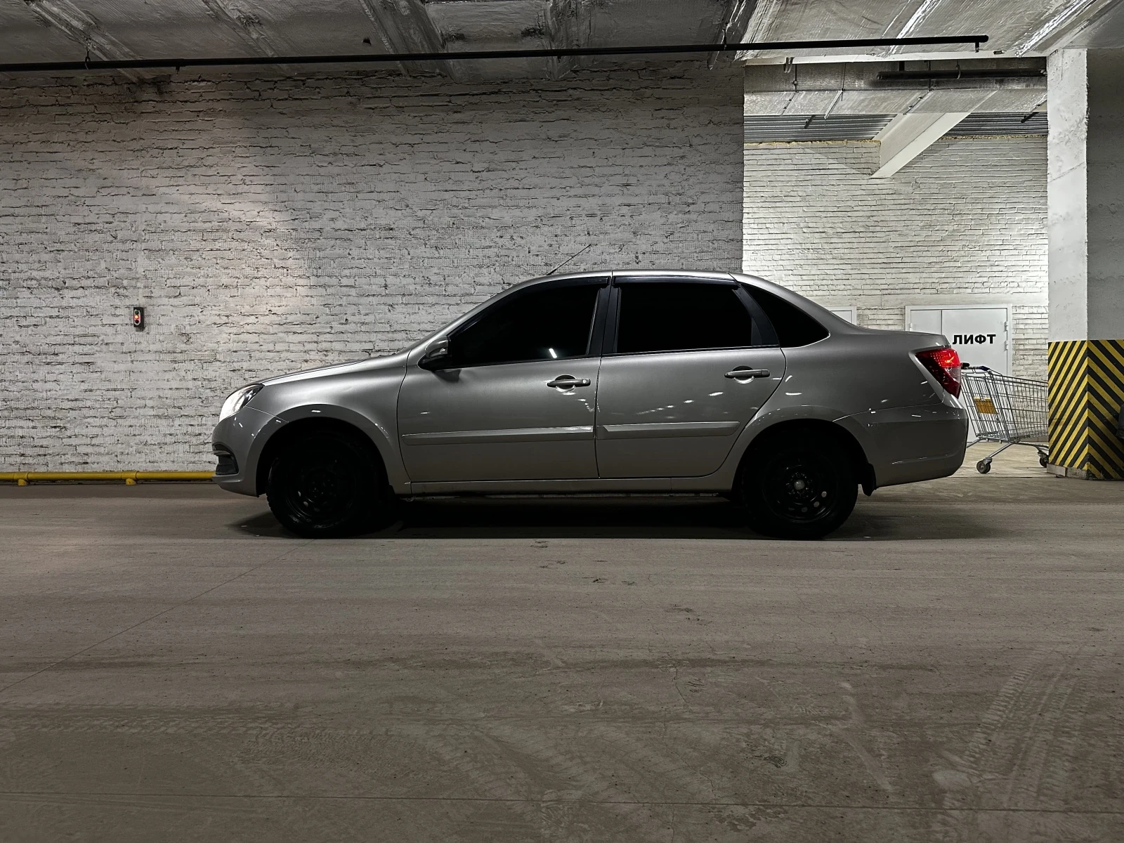 Lada (ВАЗ) Granta, 2021г, передний привод, механика