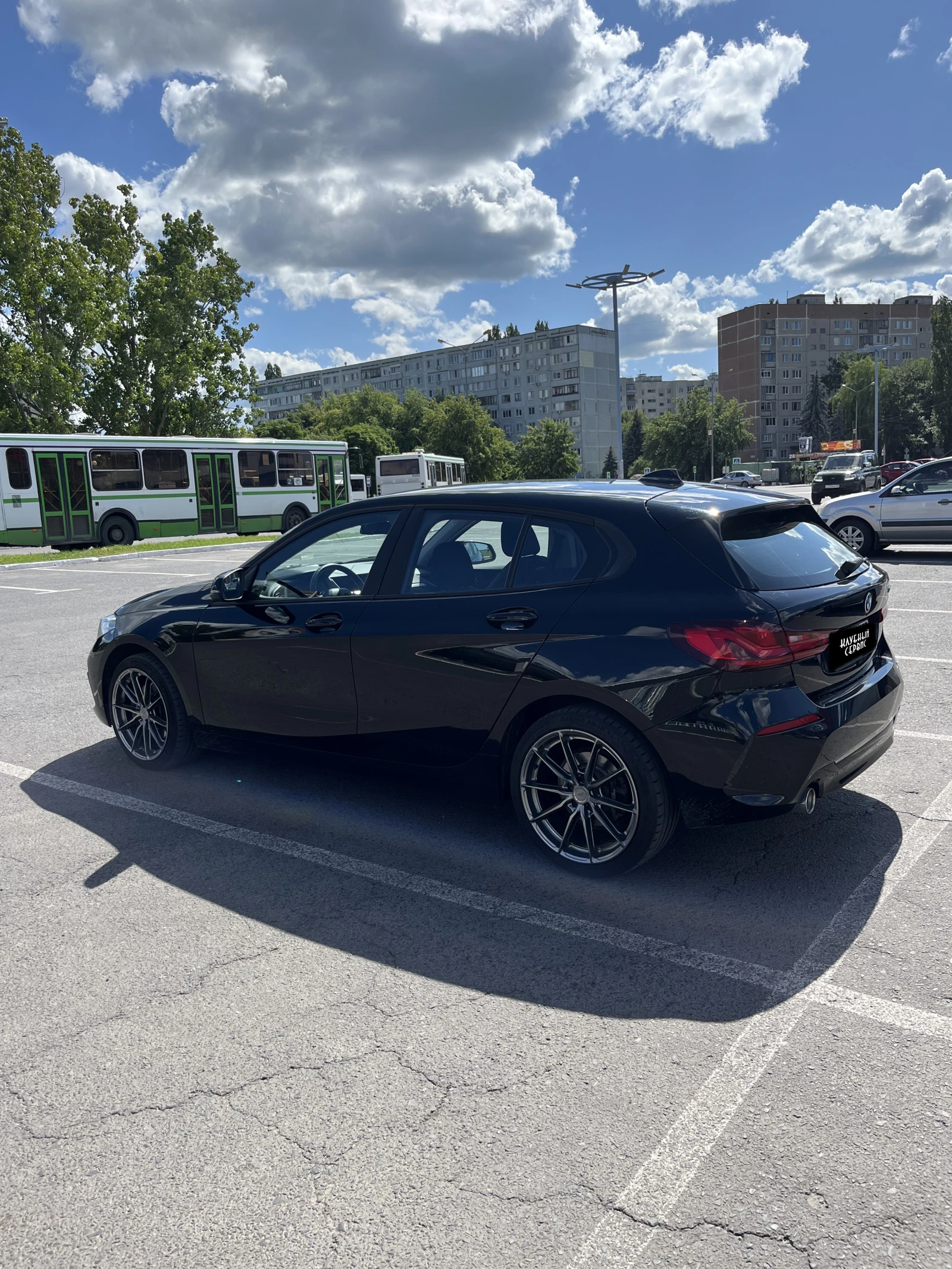 BMW 1 серии, 2020г, передний привод, механика