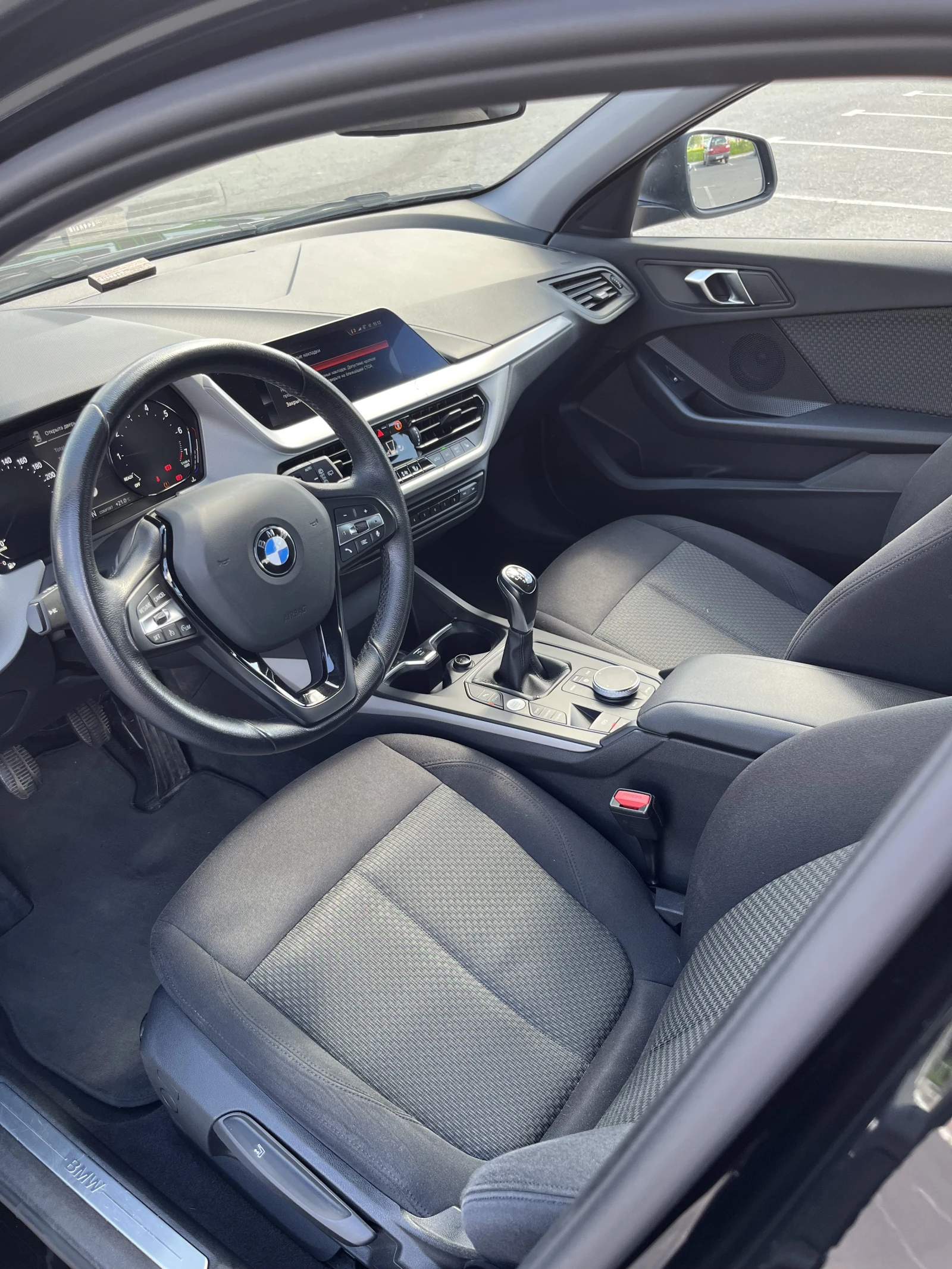 BMW 1 серии, 2020г, передний привод, механика