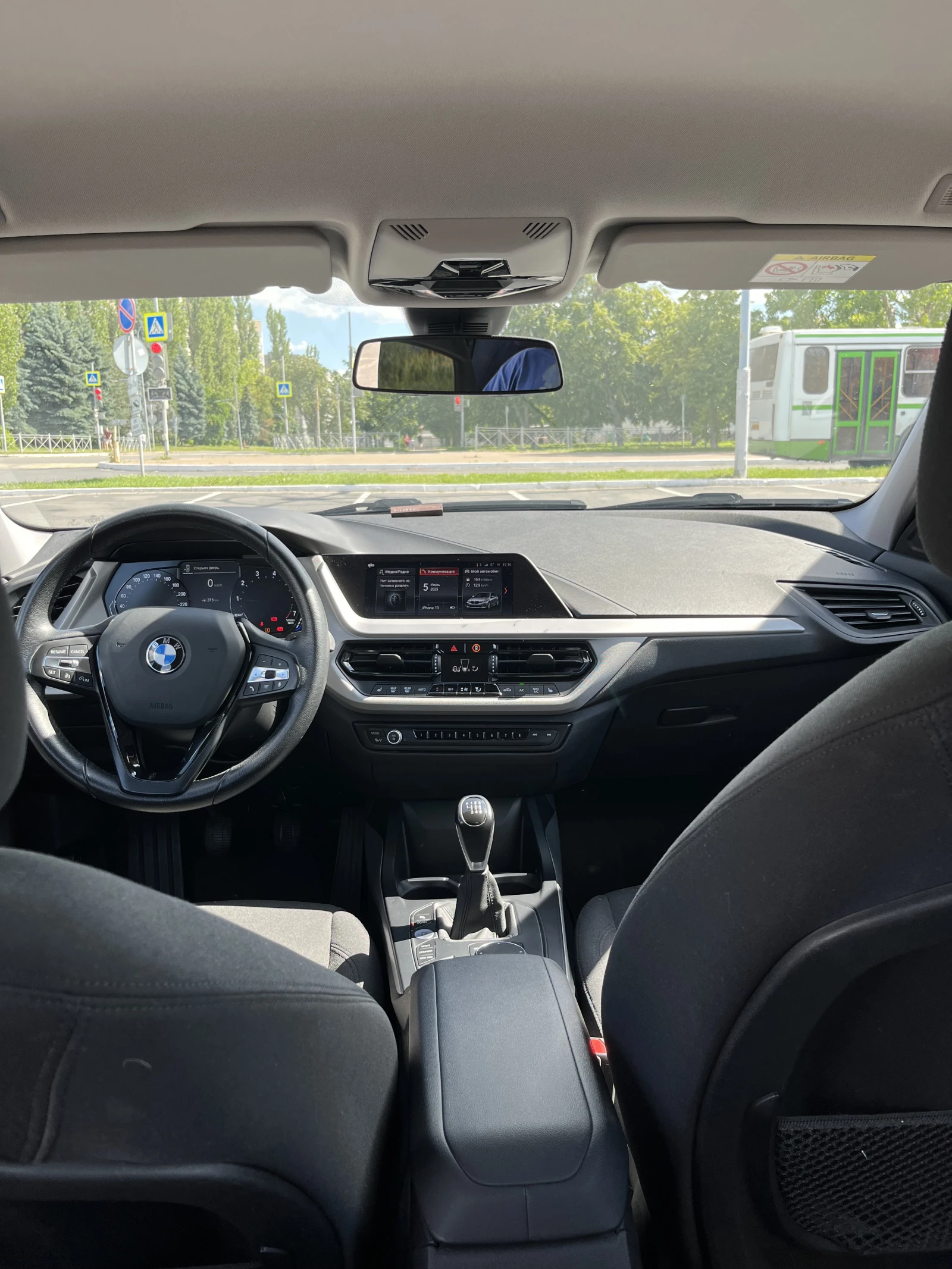 BMW 1 серии, 2020г, передний привод, механика