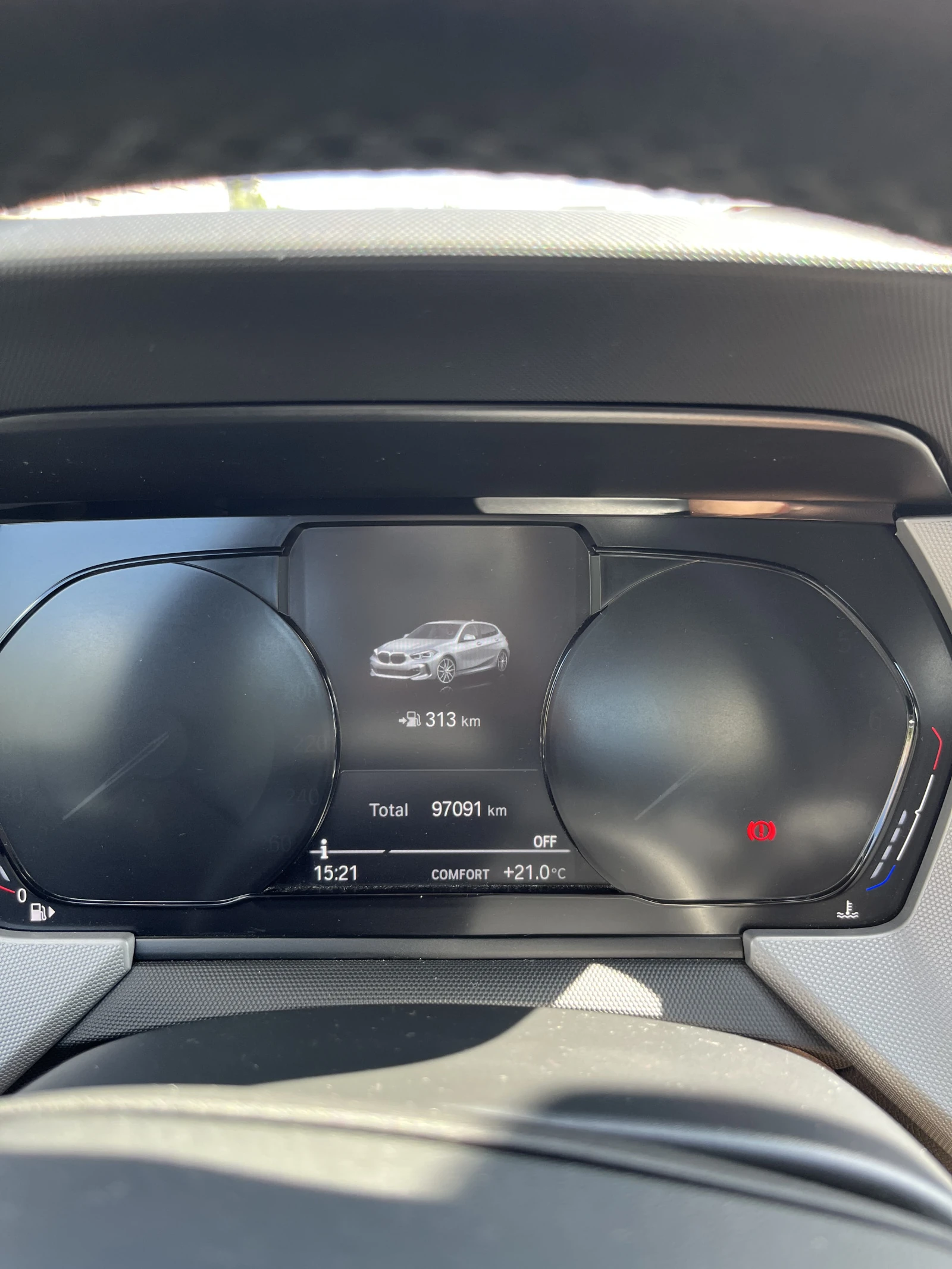 BMW 1 серии, 2020г, передний привод, механика