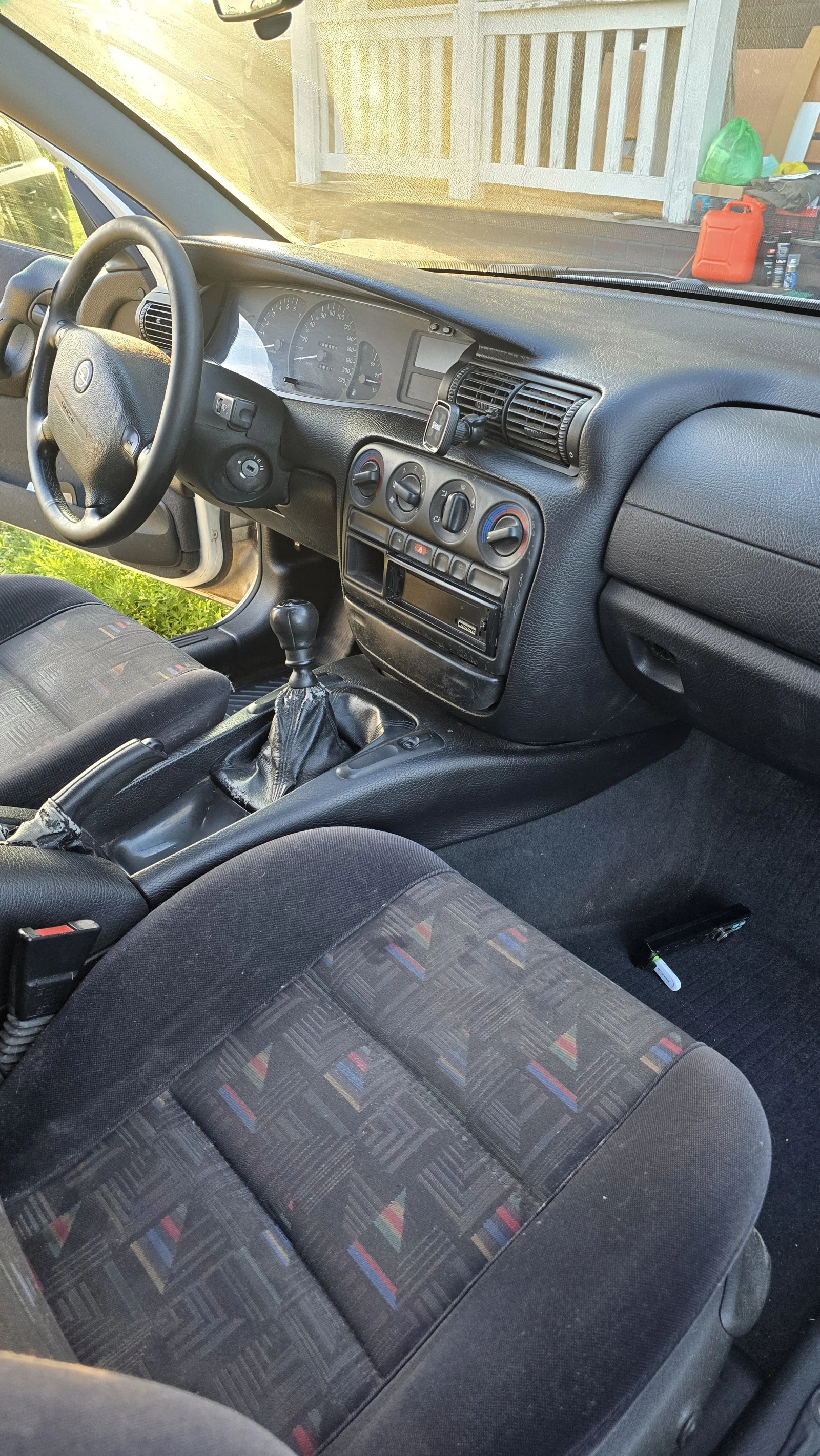 Opel Omega, 1998г, задний привод, механика