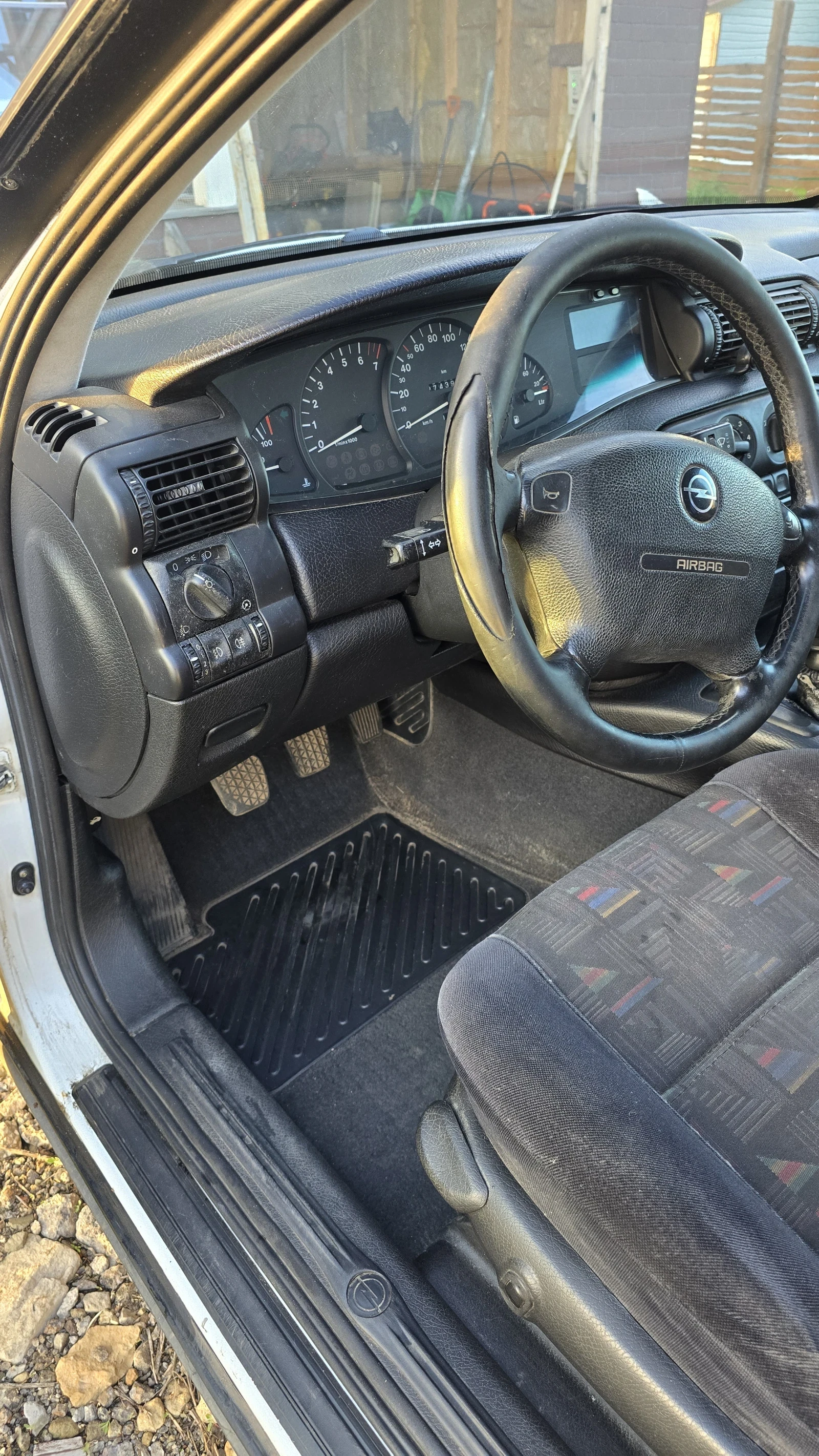 Opel Omega, 1998г, задний привод, механика