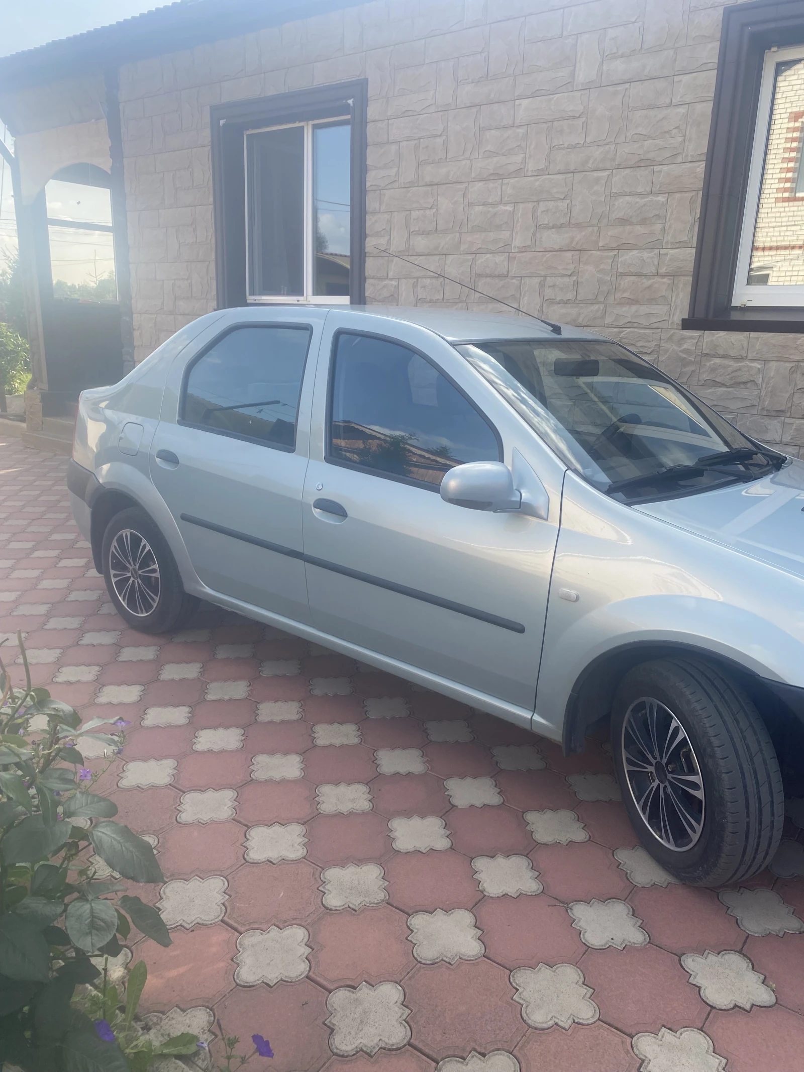 Renault Logan, 2007г, передний привод, механика