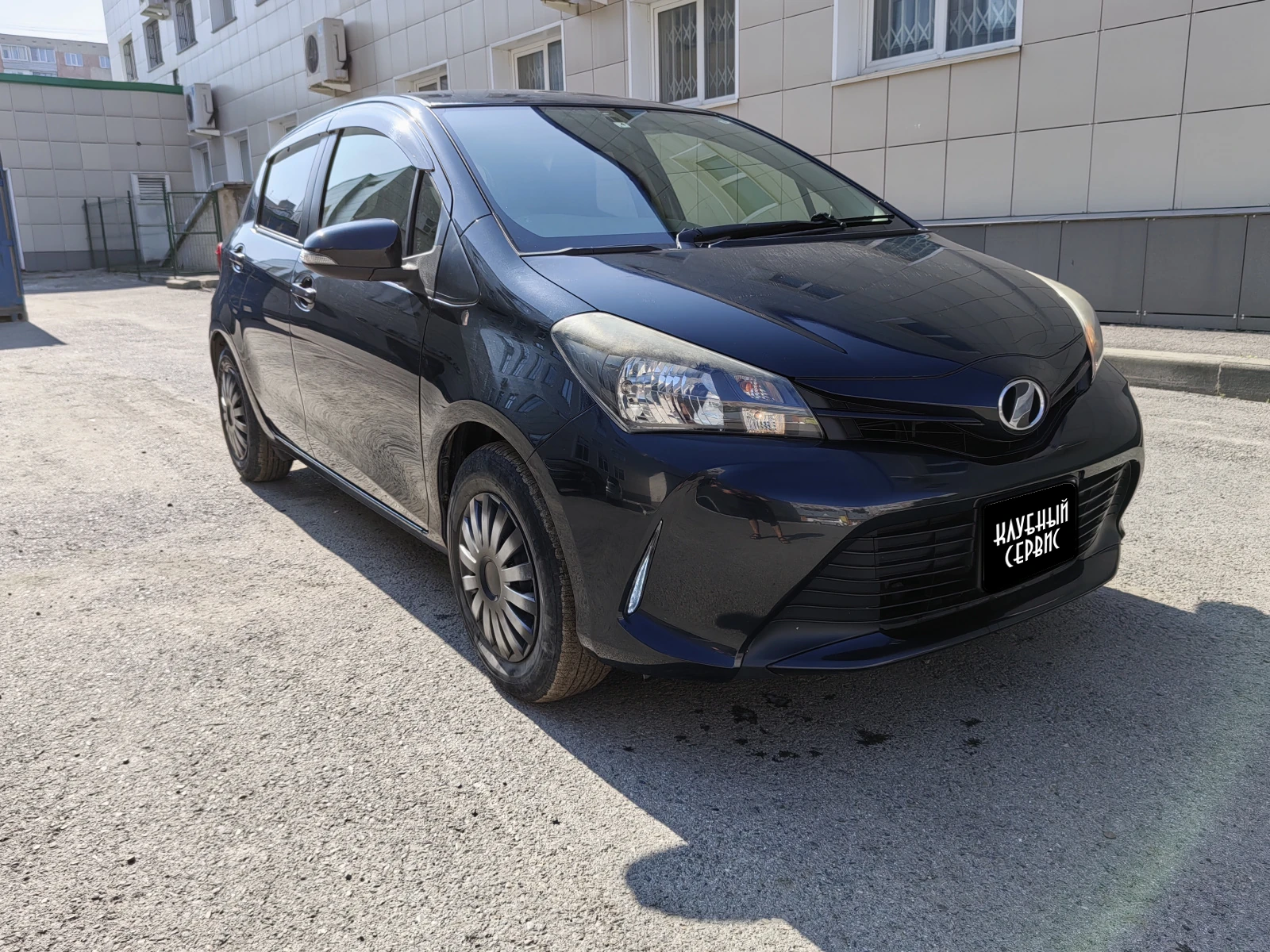 Toyota Vitz, 2015г, передний привод, вариатор