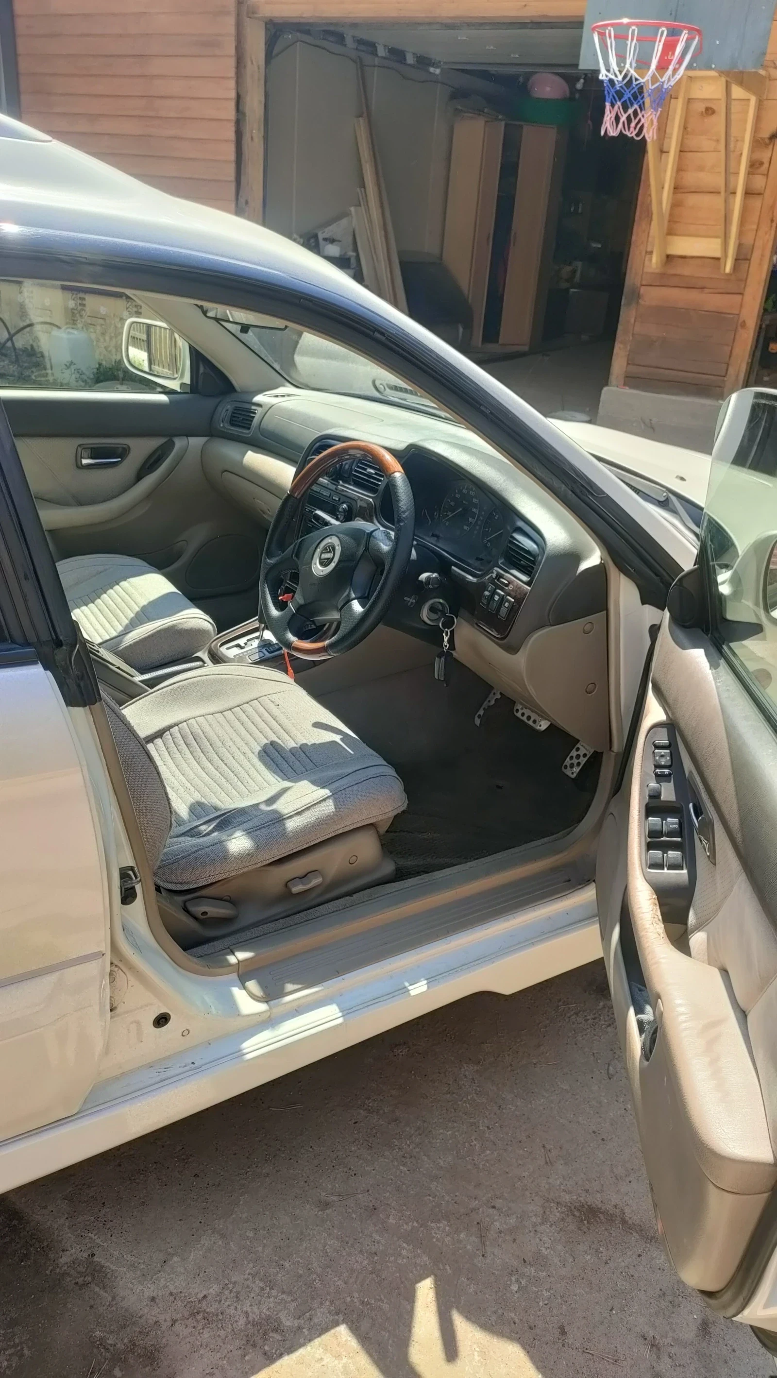 Subaru Legacy Lancaster, 2000г, полный привод, автомат