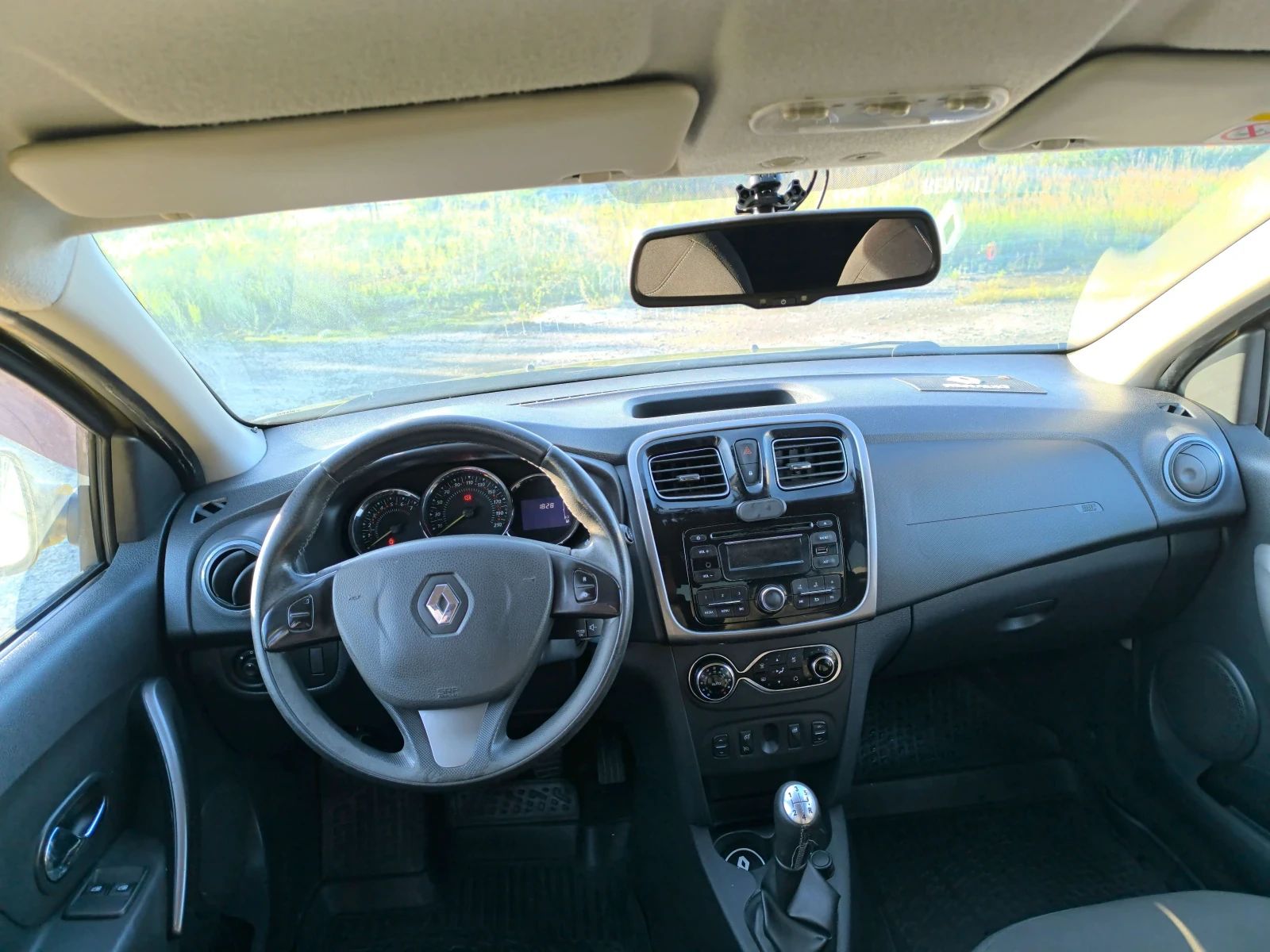 Renault Sandero, 2015г, передний привод, механика