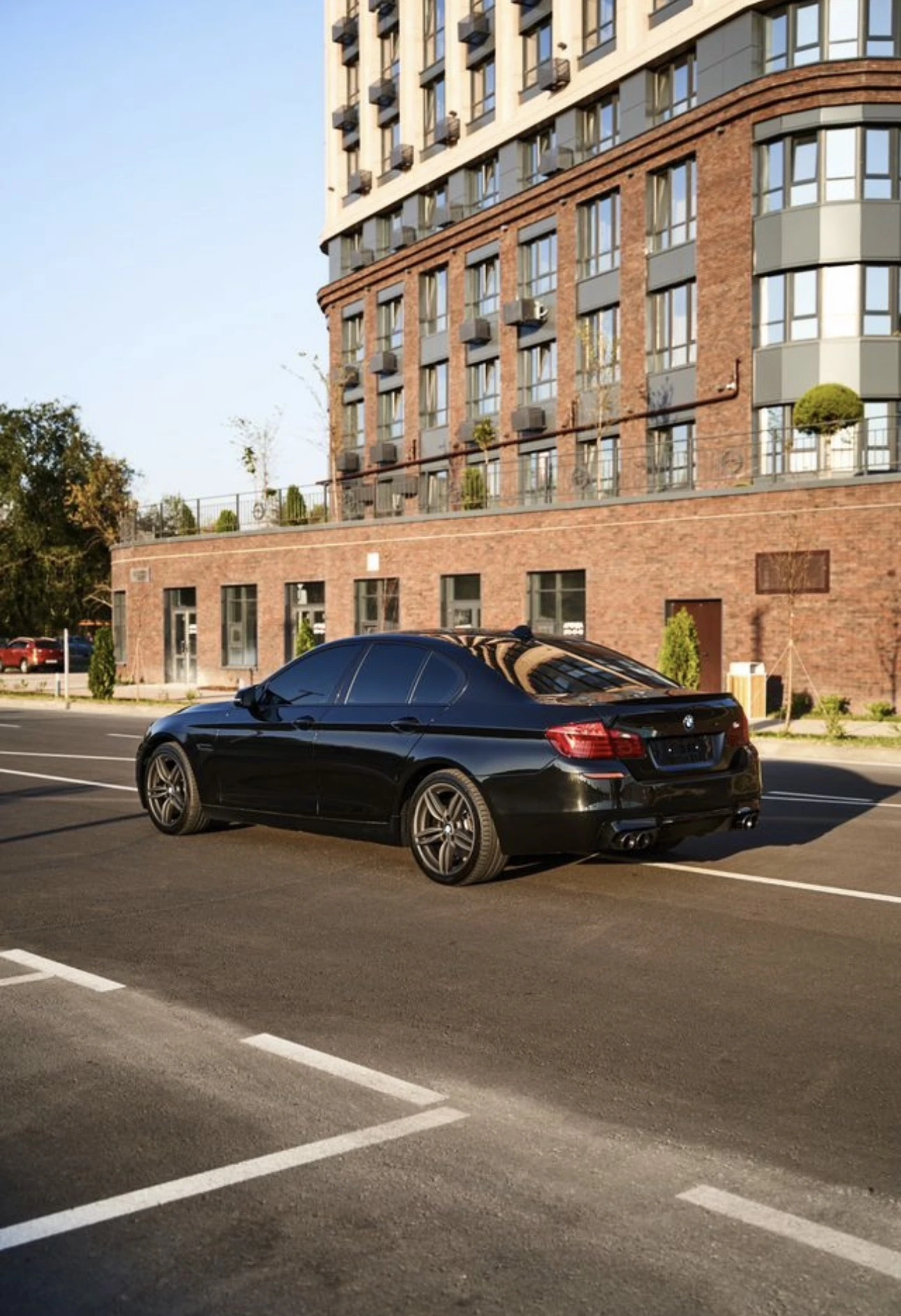 BMW 5 серии, 2015г, задний привод, автомат