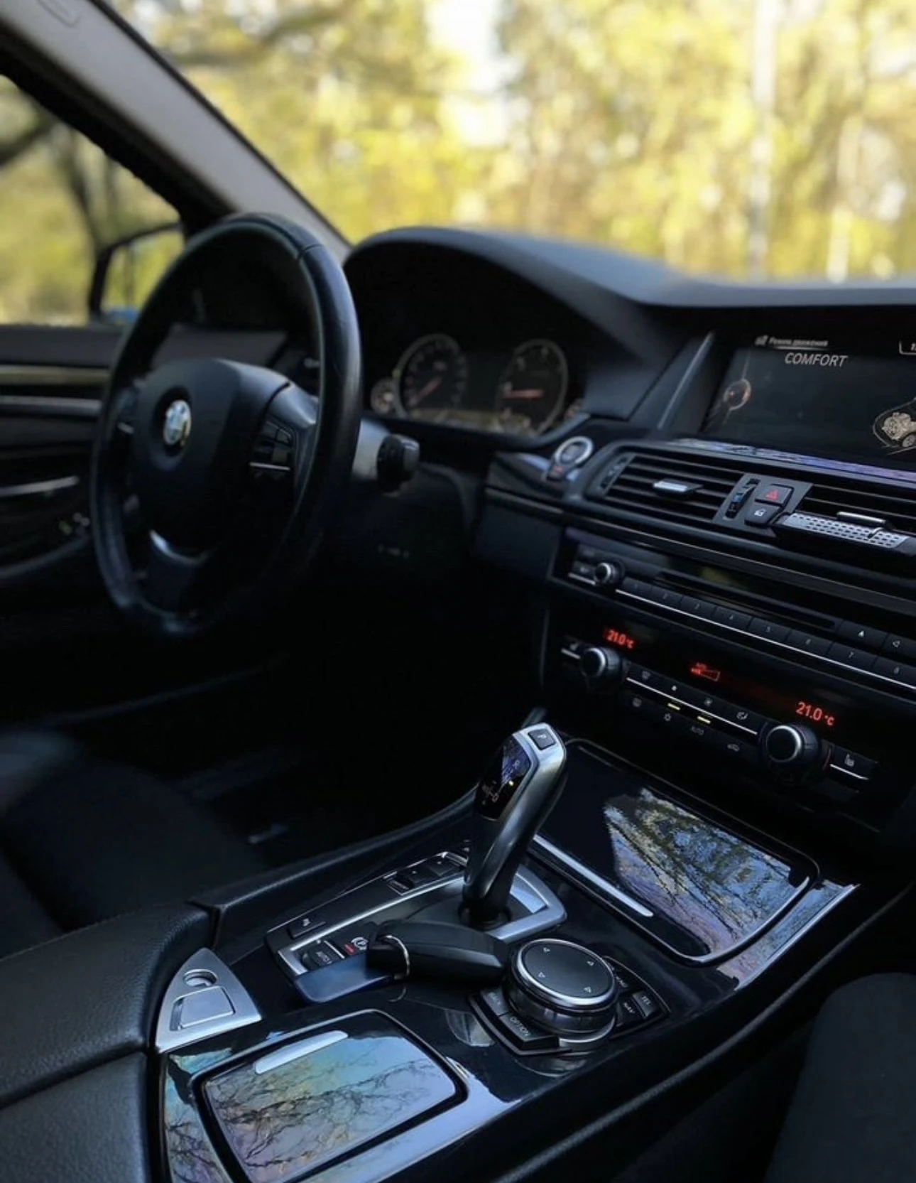 BMW 5 серии, 2015г, задний привод, автомат