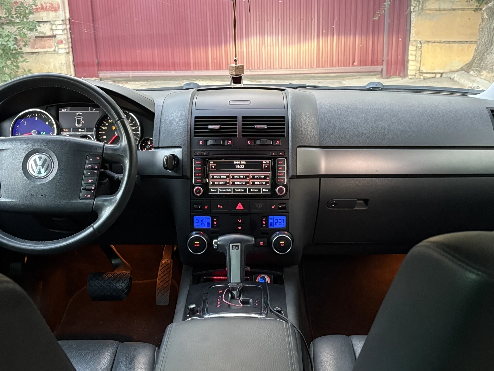 Volkswagen Touareg, 2009г, полный привод, автомат