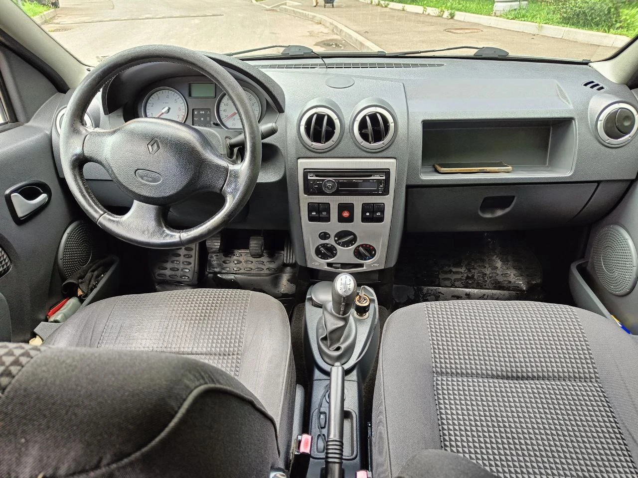 Renault Logan, 2008г, передний привод, механика