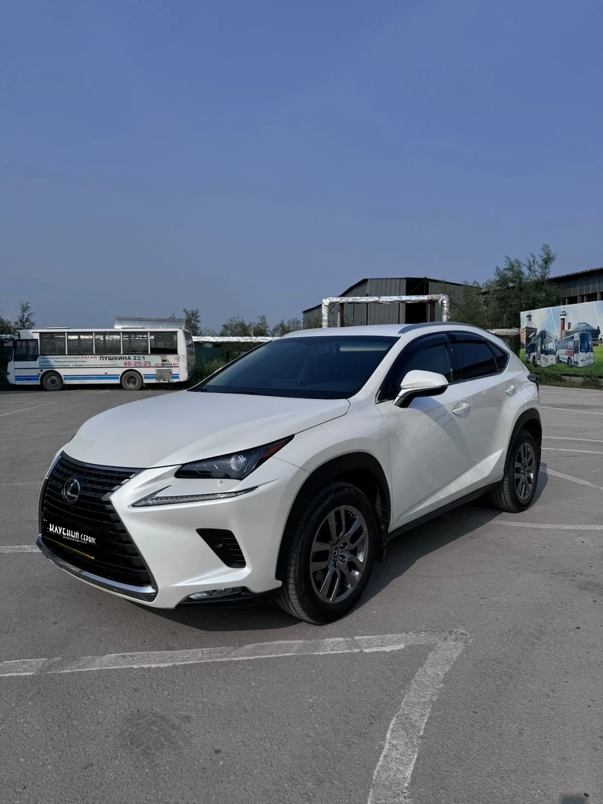 Lexus NX, 2018г, полный привод, вариатор