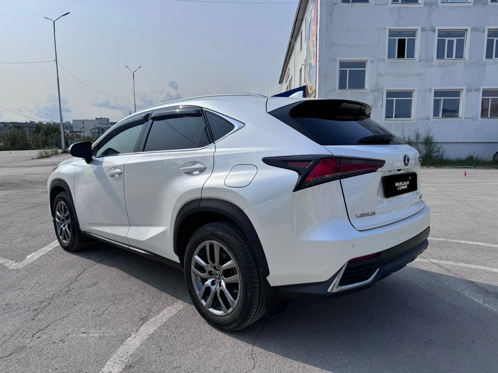 Lexus NX, 2018г, полный привод, вариатор