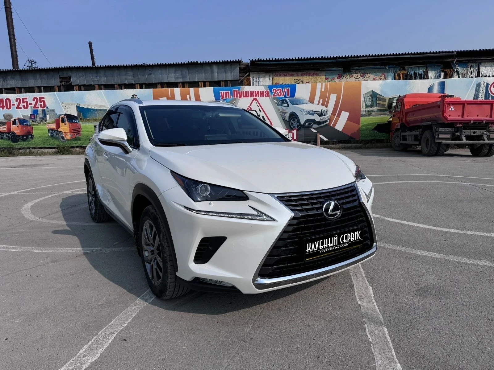 Lexus NX, 2018г, полный привод, вариатор