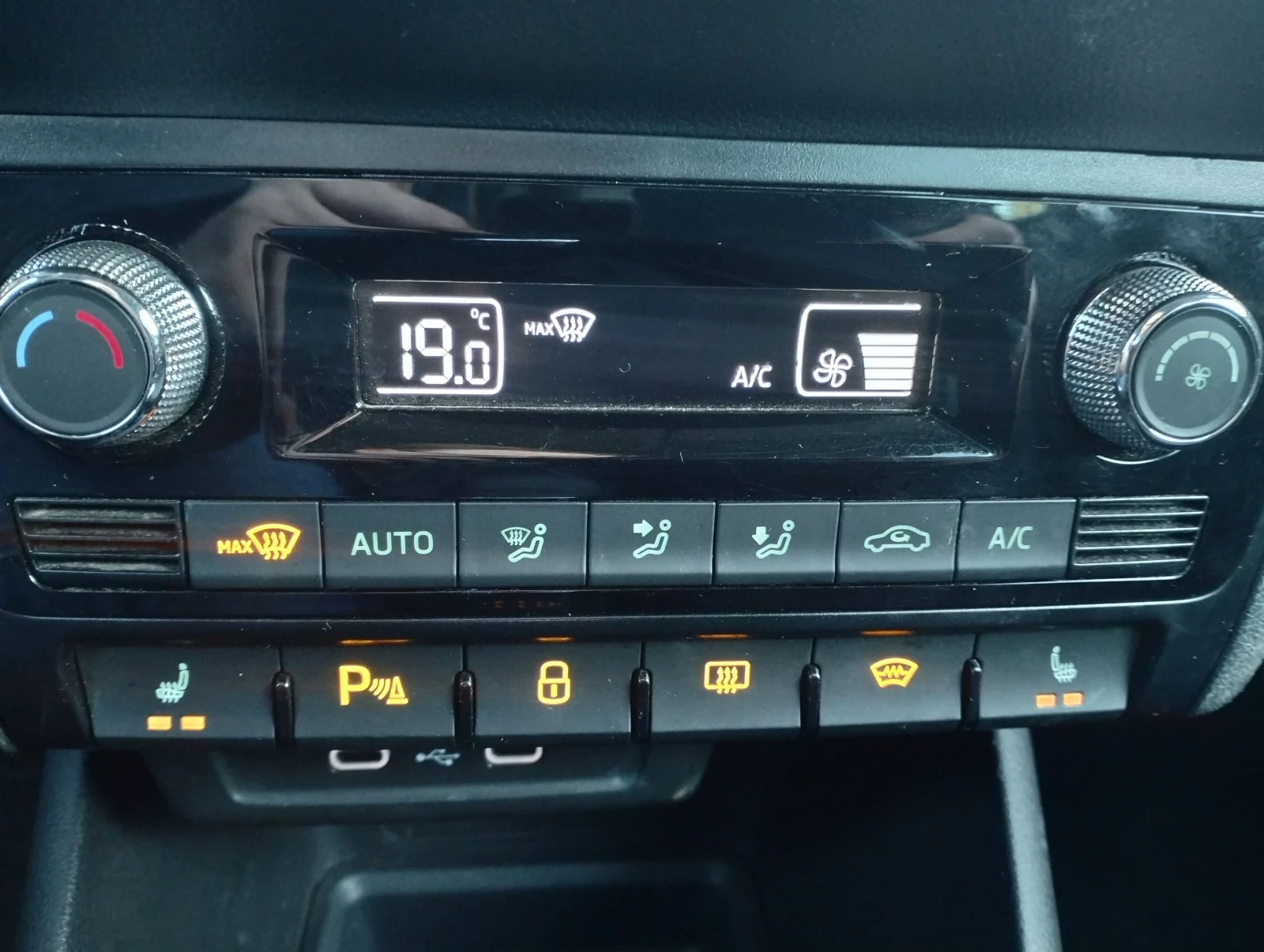 Skoda Rapid, 2021г, передний привод, робот