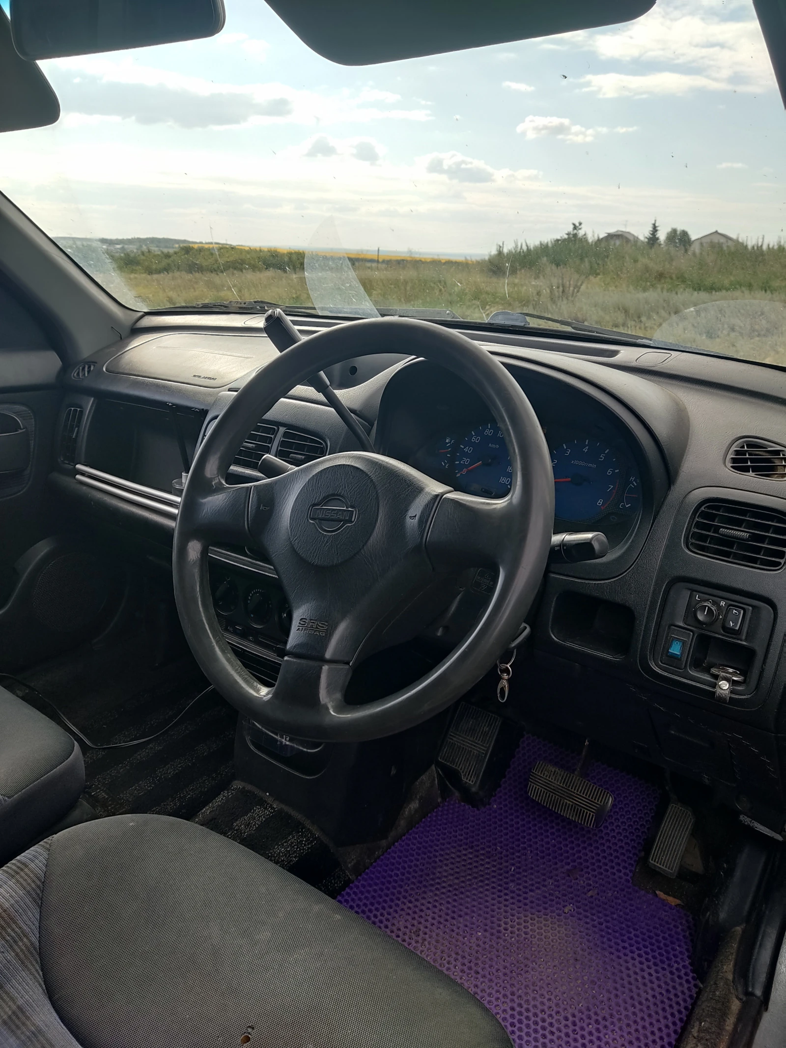 Nissan Cube, 2000г, передний привод, автомат