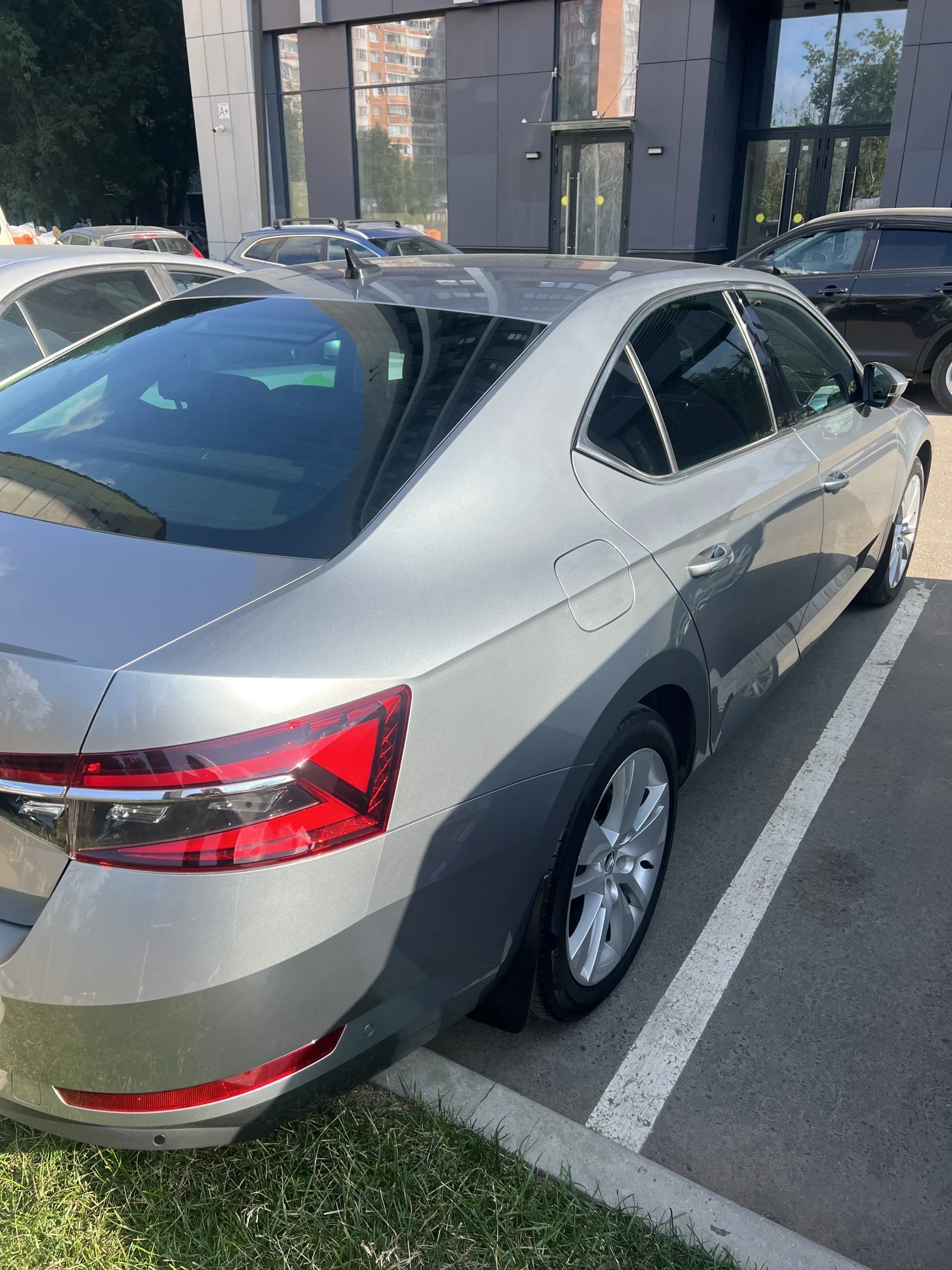 Skoda Superb, 2019г, передний привод, робот