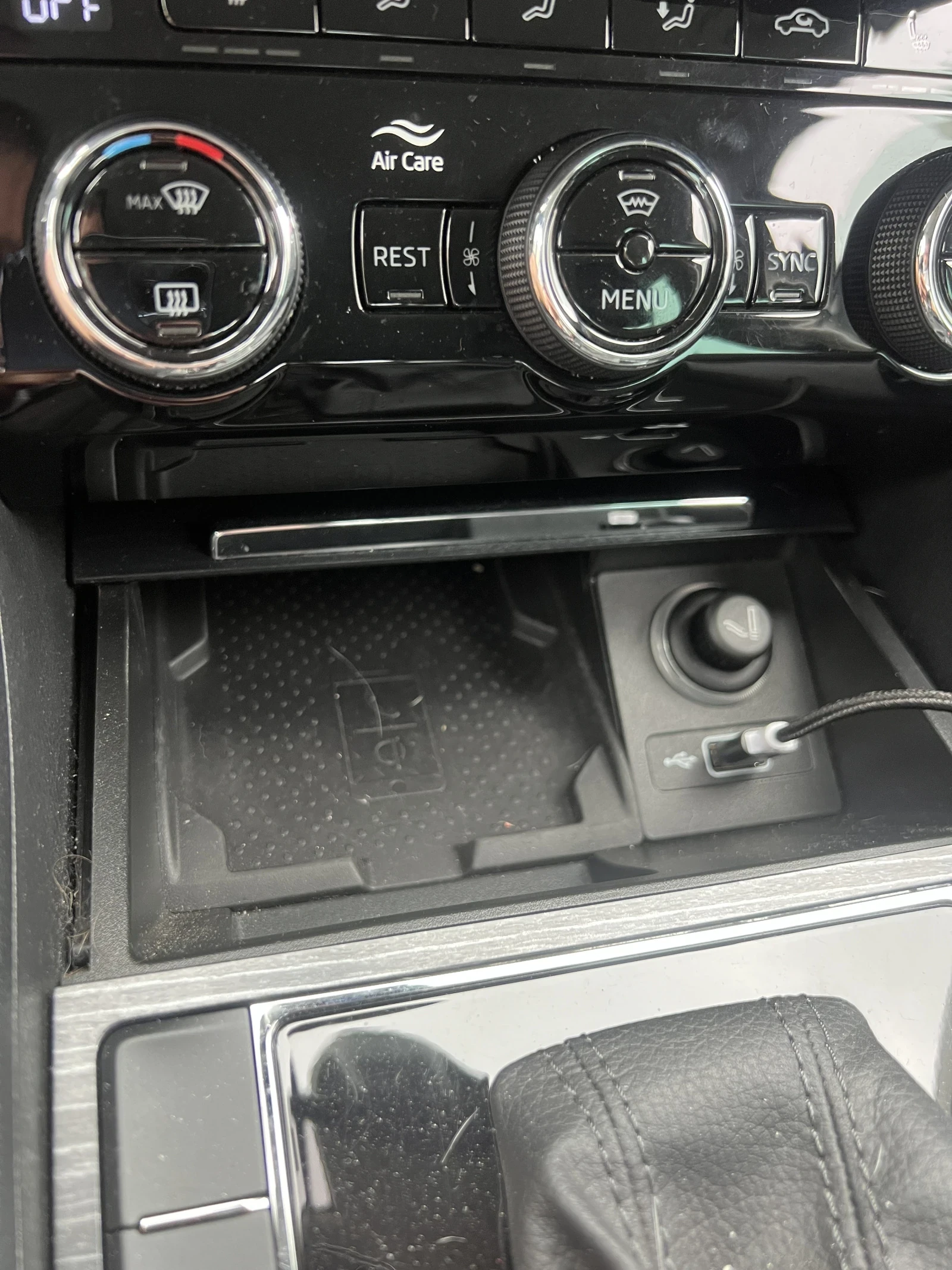 Skoda Superb, 2019г, передний привод, робот