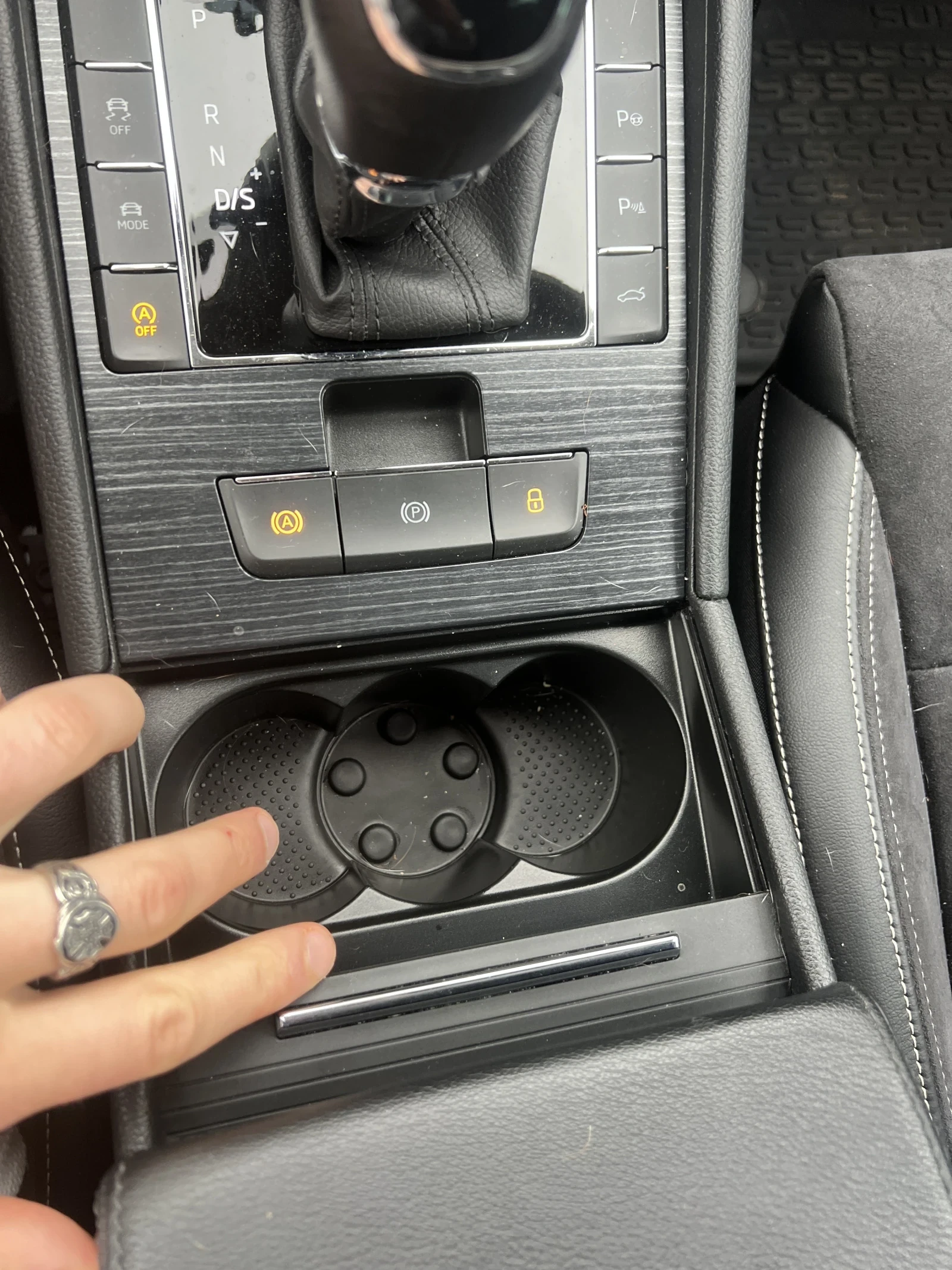 Skoda Superb, 2019г, передний привод, робот