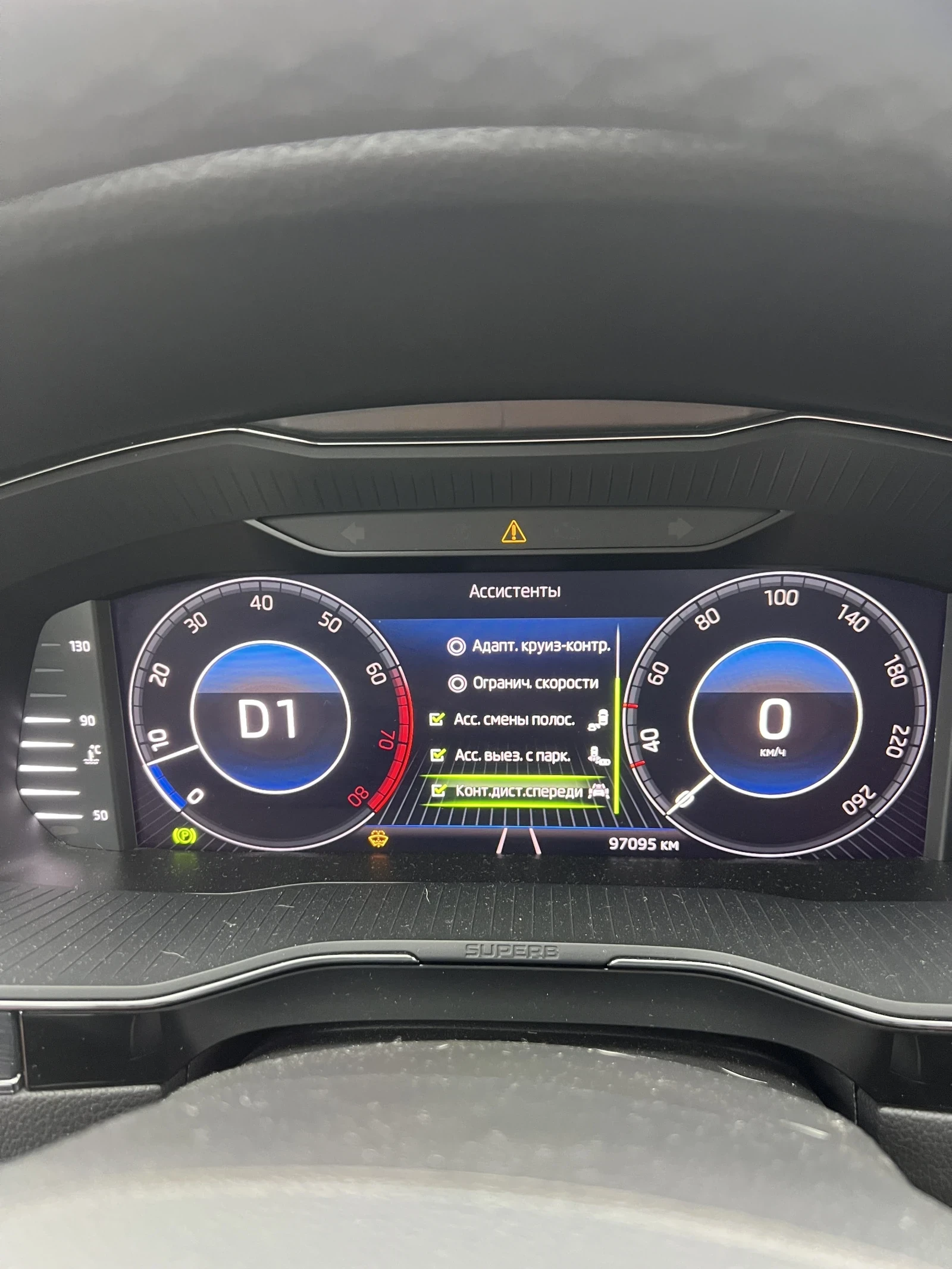 Skoda Superb, 2019г, передний привод, робот