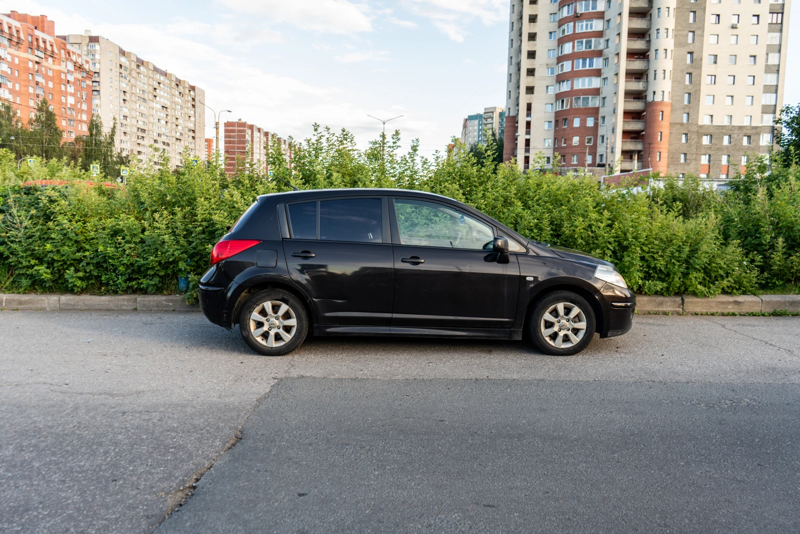 Nissan Tiida, 2011г, передний привод, автомат