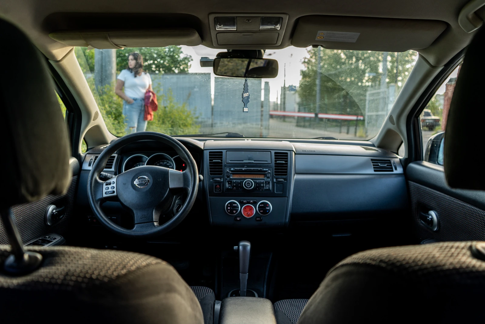 Nissan Tiida, 2011г, передний привод, автомат