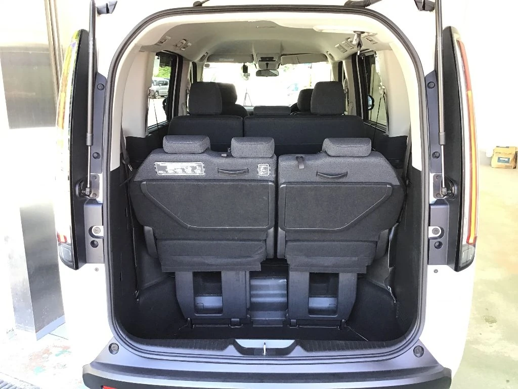 Honda Stepwgn, 2022г, передний привод, вариатор